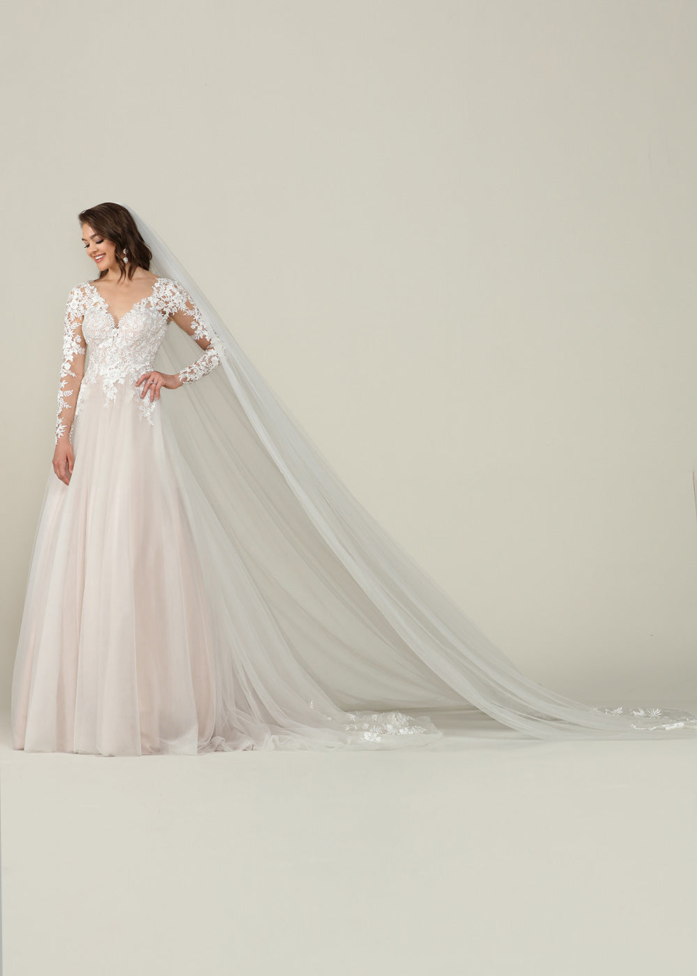 Alice Veil Cathedral Wedding Veil with Floral Lace Appliques - Elegant Bridal Accessory for Church Ceremonies & Formal Weddings