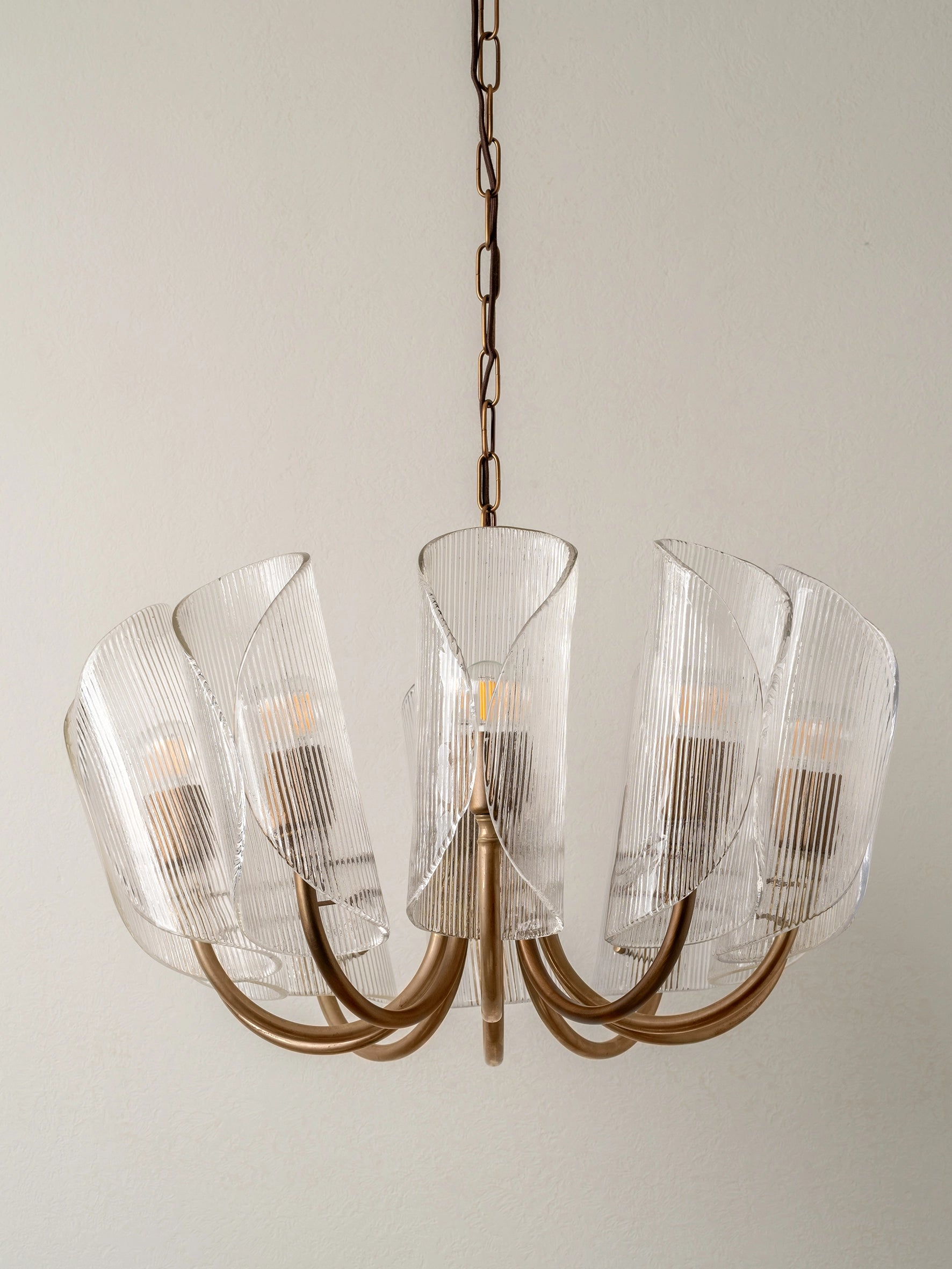 Vintage Cannoli 10-Light Chandelier with Aged Brass Finish & Textured Glass - Perfect for Dining Room, Foyer, or Bedroom Lighting