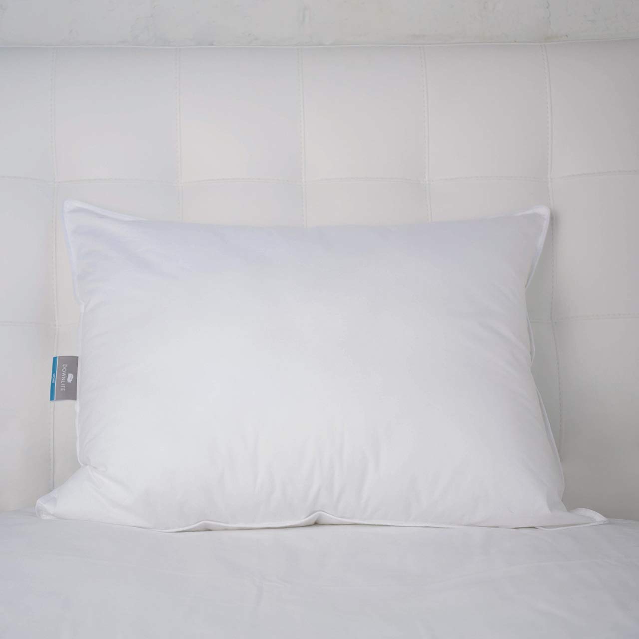 Luxury Down Alternative Pillow - Primaloft Hotel Collection - Queen Size 20