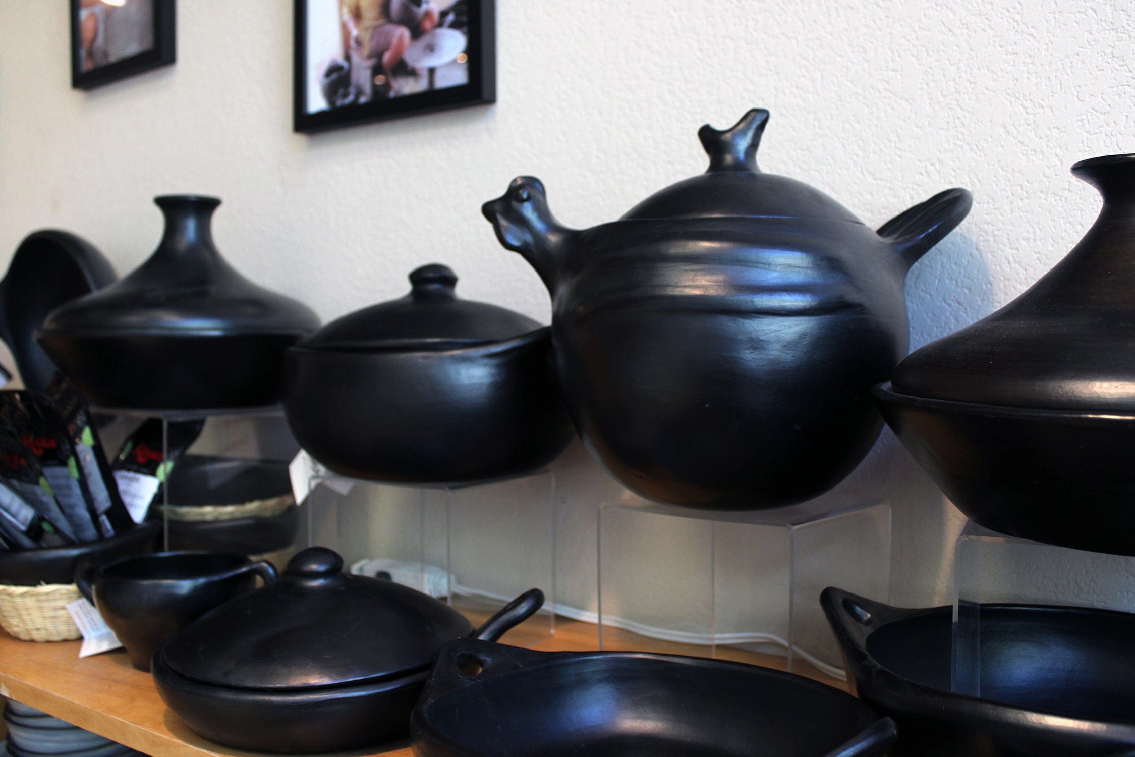 Authentic Chamba Hen Pot – Handmade Colombian Black Clay Casserole for Slow Cooking | Stovetop & Oven Safe | Perfect for Chicken Soup, Stews, Stocks & More | Ideal for Family Dinners & Healthy Meal Prep