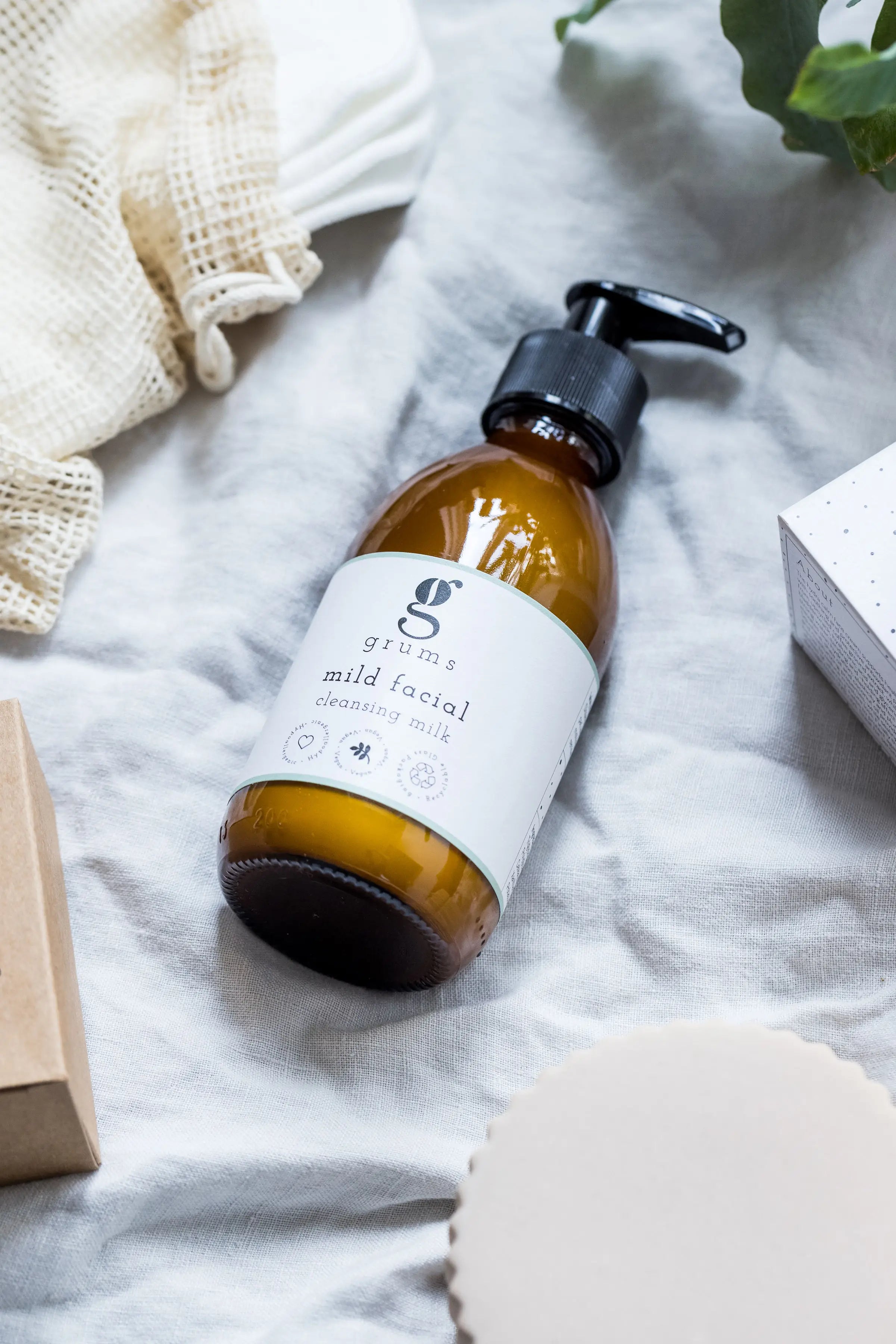 Gentle Facial Cleansing Milk for Sensitive Skin - Hydrating & Soothing Daily Face Wash - Perfect for Morning & Night Skincare Routine