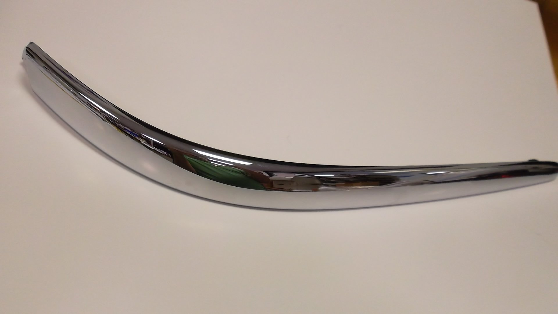 Jaguar Right Front Bumper Blade Replacement Part - OEM Quality Fit for Jaguar Models - Perfect for Collision Repair & Car Restoration Projects