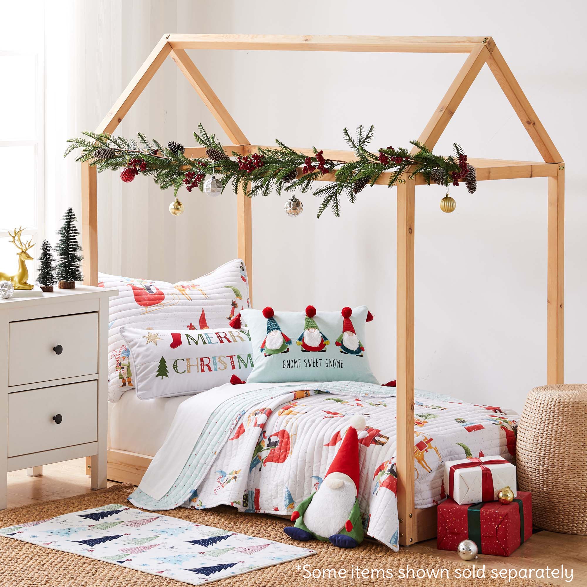 Gnome for the Holidays 3-Piece Toddler Bedding Set - Cute Christmas Themed Nursery Decor for Boys & Girls - Perfect for Winter Holidays & Cozy Bedtime