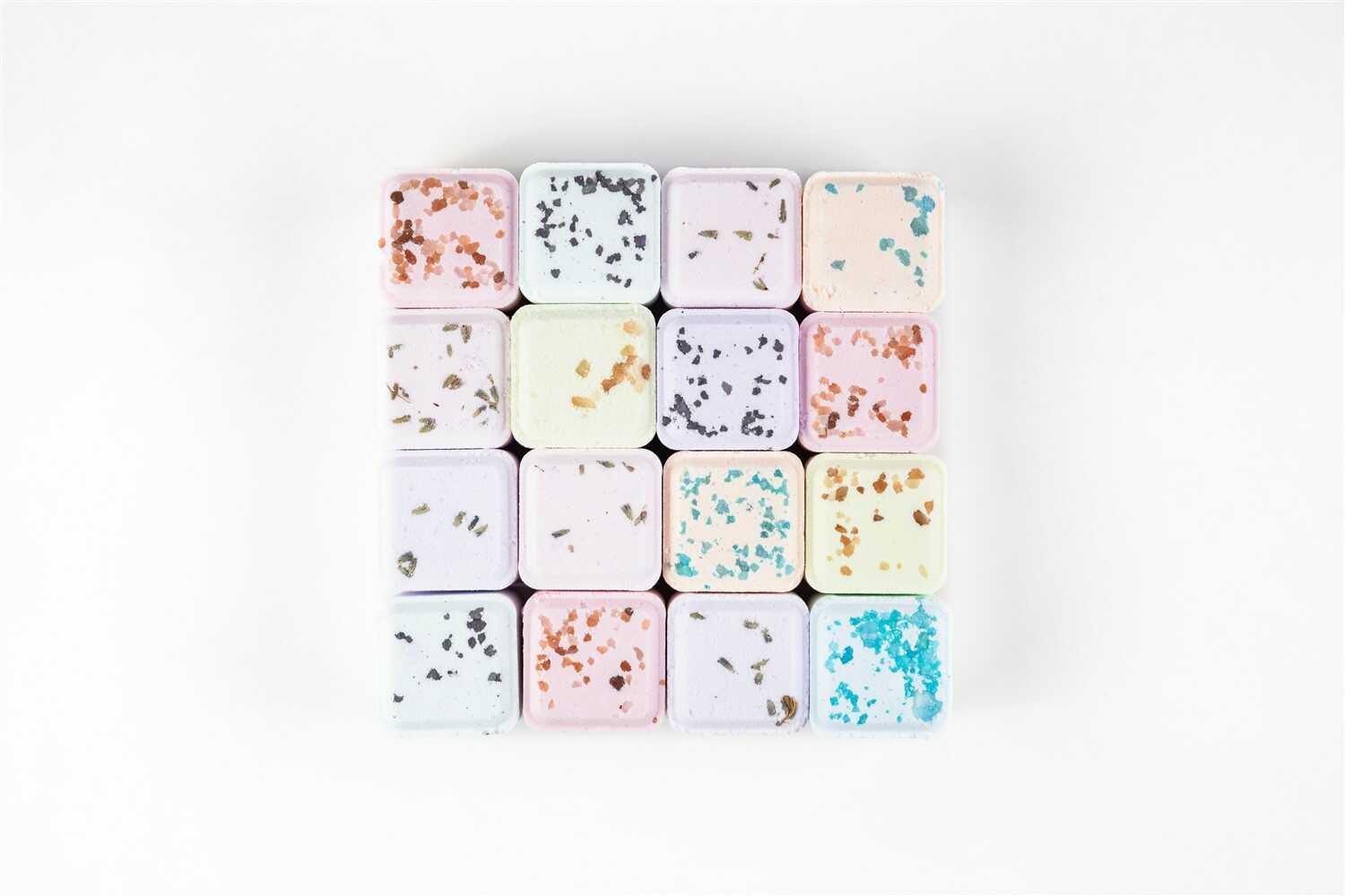 12 Large Aromatherapy Shower Steamers Gift Set - Relaxing Lavender & Eucalyptus Scented Bath Bombs for Stress Relief & Self Care - Perfect Spa Gift for Women, Men, Couples