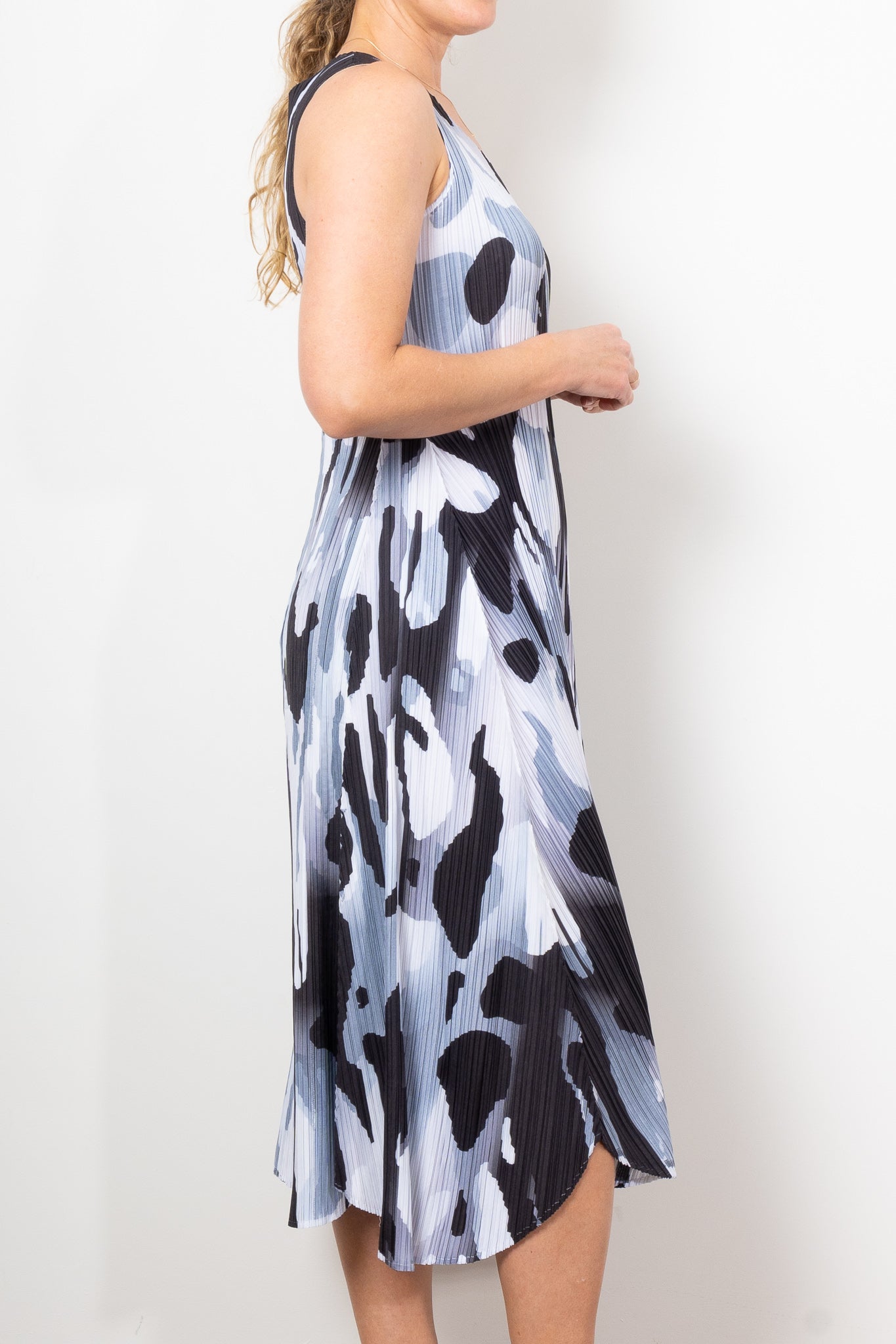 Alquema Women's Long Sleeve Star Print Maxi Dress - Elegant Boho Flowy Dress for Party, Wedding & Special Occasions