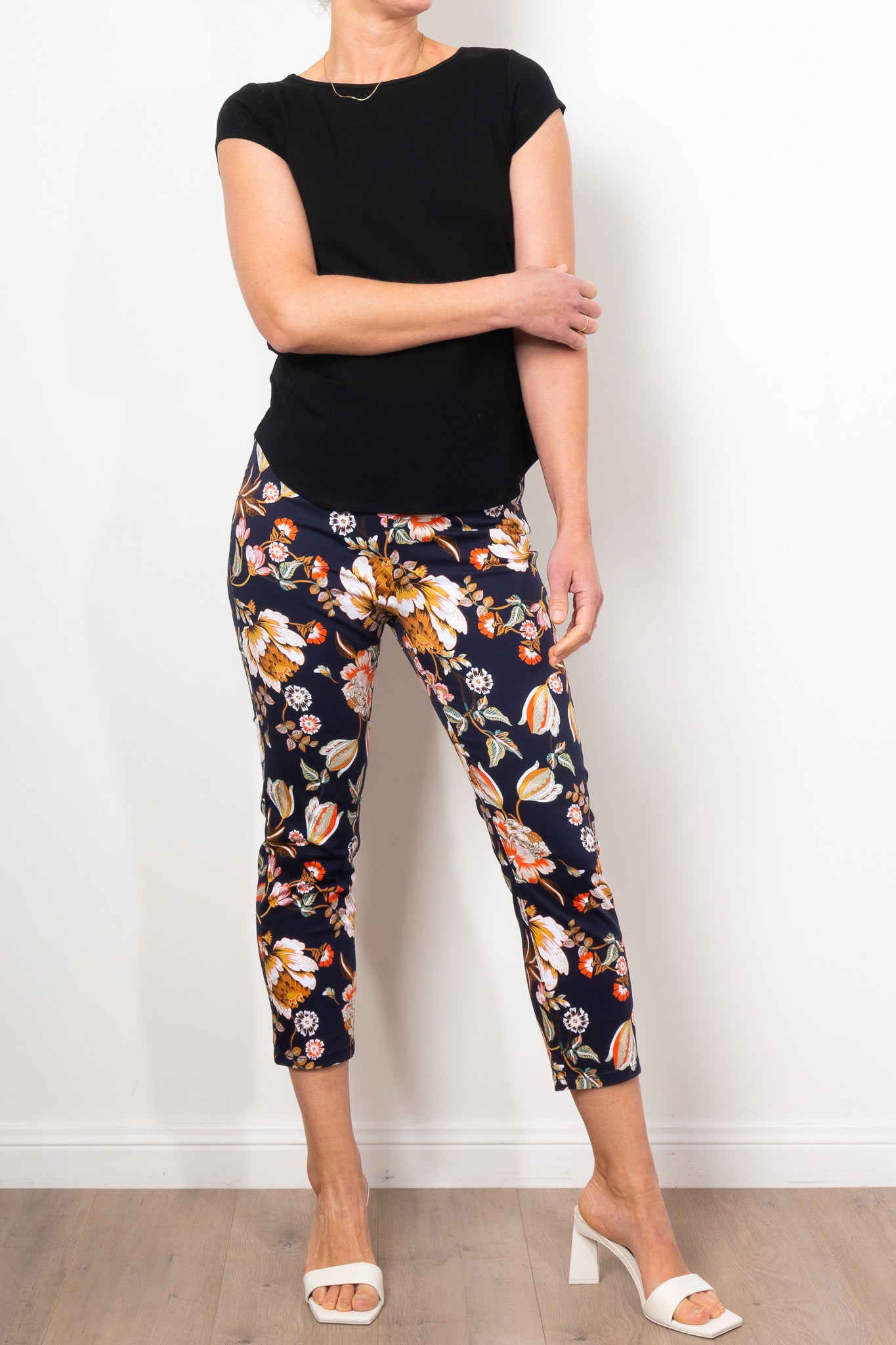 Vassalli Freya Print 7/8 Lightweight Yoga Pants for Women - Comfortable Stretchy Lounge Pants for Workout, Travel & Casual Wear