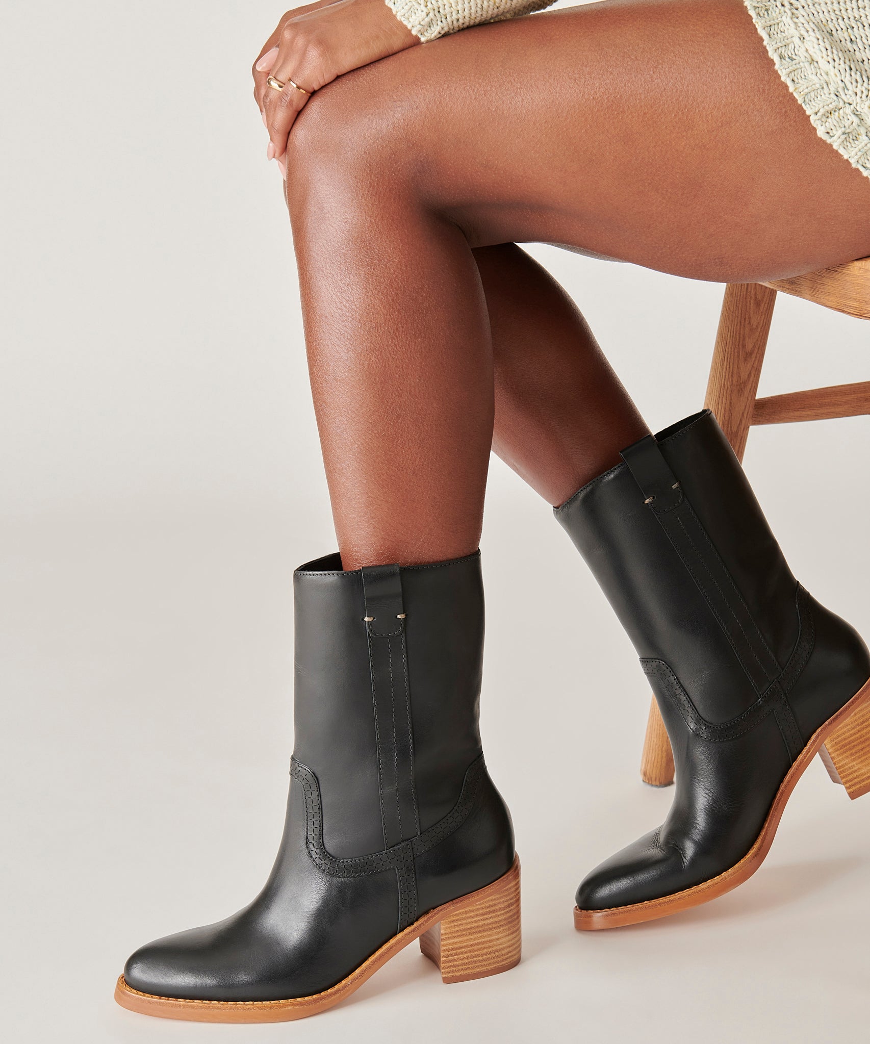 Black Leather Ankle Boots for Women - Stylish & Comfortable Chelsea Boots for Casual Wear, Work & Outdoor Activities