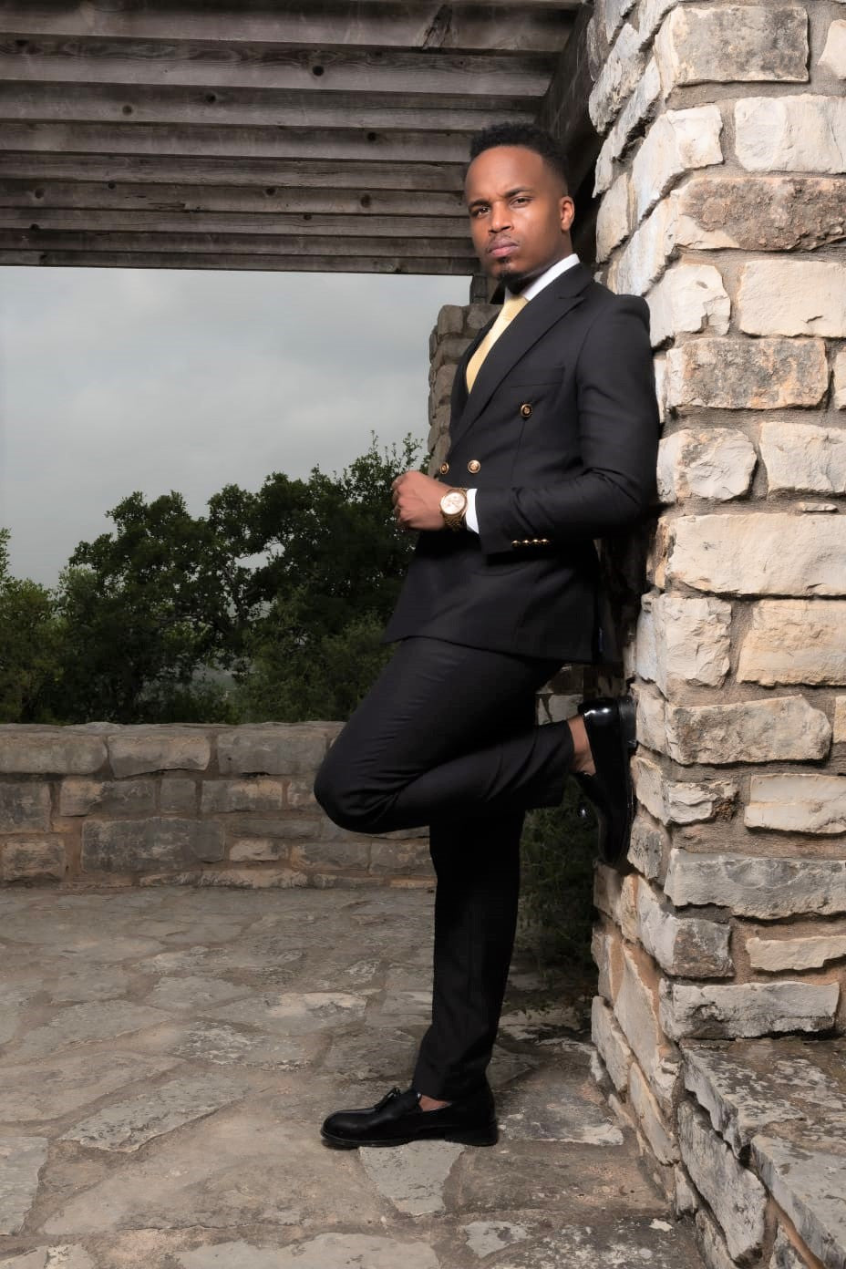 Premium Black 2-Piece Double Breasted Suit with Gold Buttons for Men - Formal Business Attire, Weddings & Special Occasions