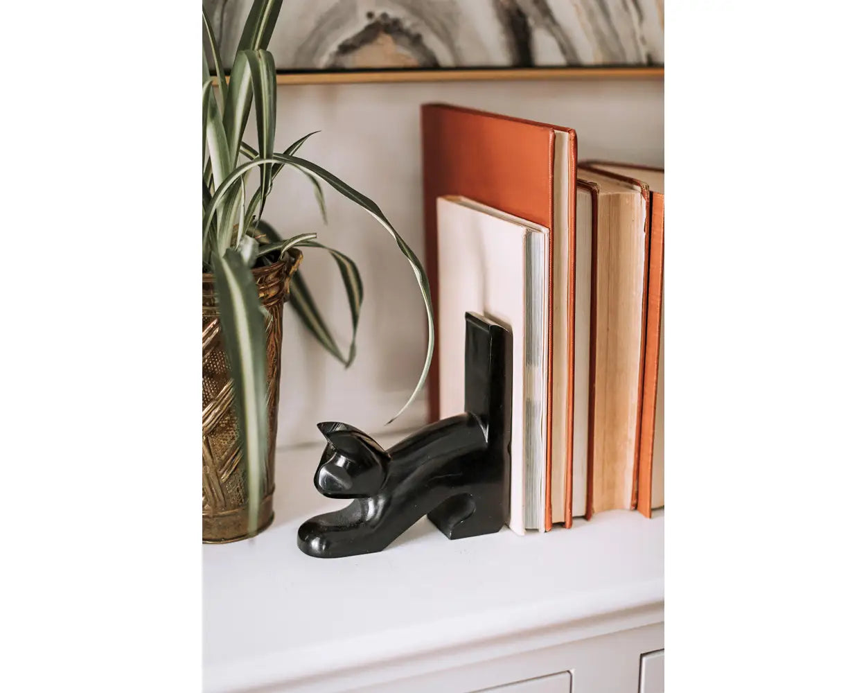 Playful Cat Bookends for Bookshelves - Cute Decorative Book Holder for Home & Office - Perfect for Organizing Books, Decorating Desks, and Adding Fun to Your Space