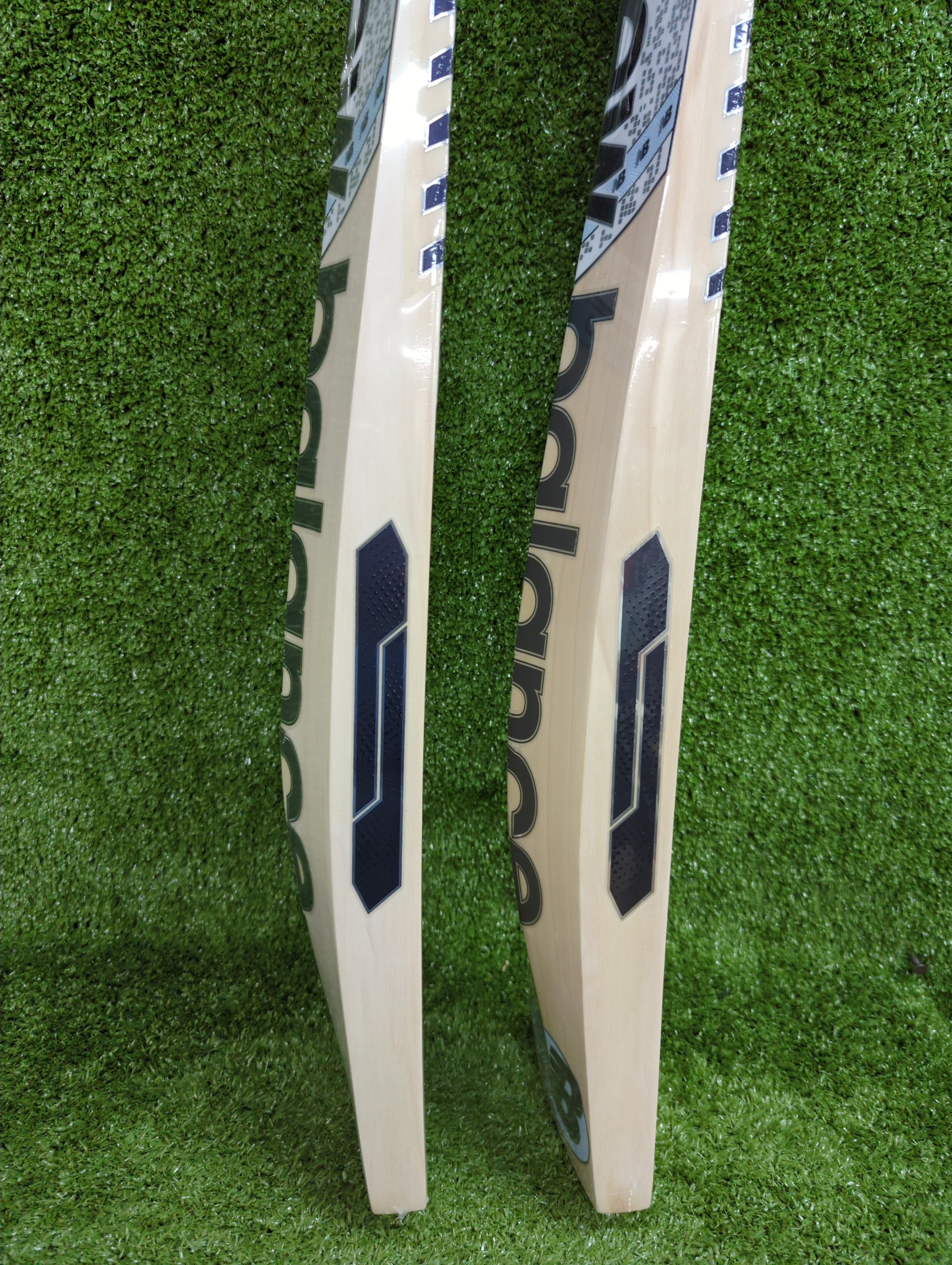 NB TC 800I Pro English Willow Cricket Bat - Premium Grade Cricket Equipment for Professional Players - Perfect for Matches, Training & Competitive Play