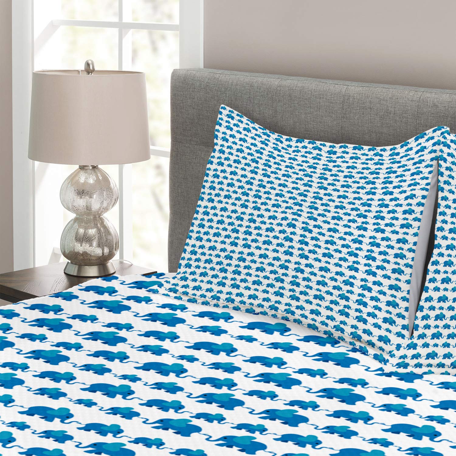 Ambesonne King Size Animal Print Bedspread Set - 3 Piece Blue and White Decorative Bedding with 2 Pillow Shams, Jungle Theme Horizontal Pattern for Master Bedroom Decor