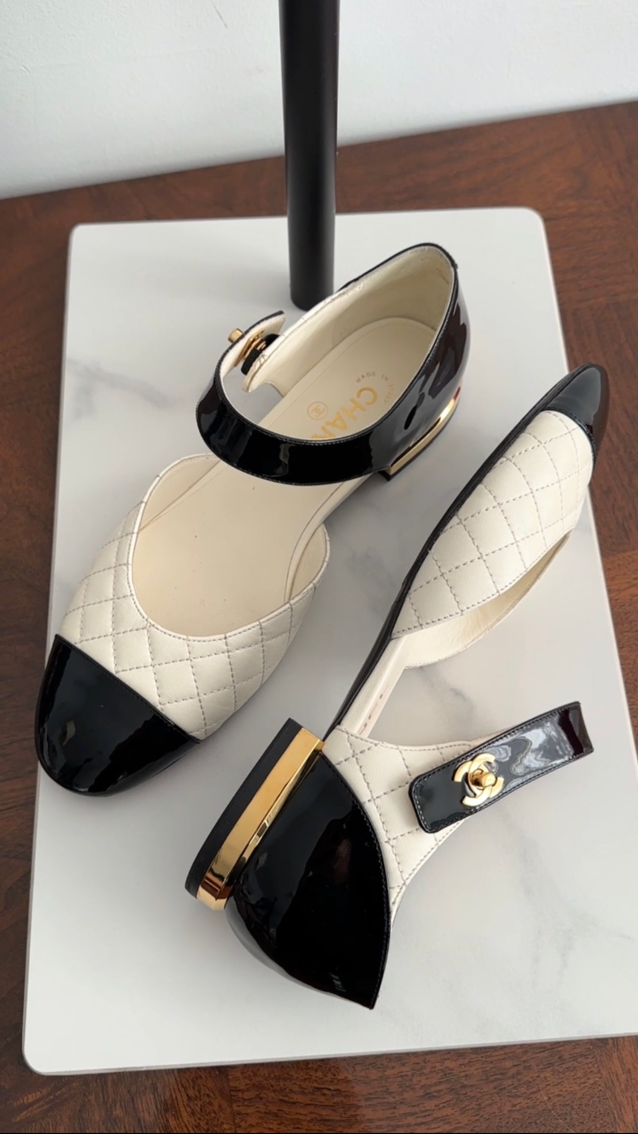 Chanel Quilted Leather & Black Patent Leather Cap Toe Ballet Flats Size 40C - Elegant Women's Shoes for Work, Parties & Special Occasions