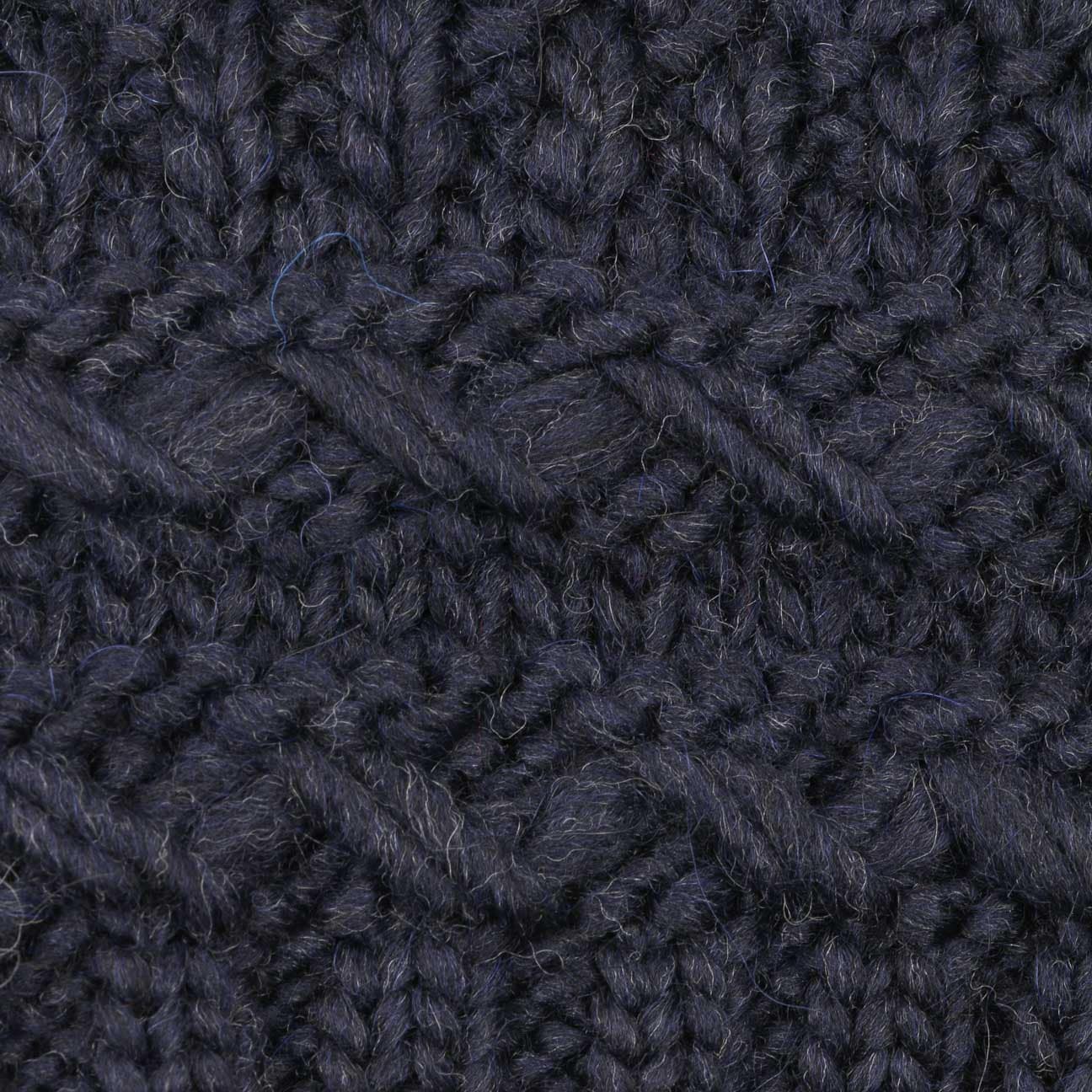 Lierys Pinea Oversize Knit Hat - Soft Chunky Cable Knit Beanie for Women & Men | Winter Warm Wool Hat for Outdoor Activities, Skiing & Snowboarding