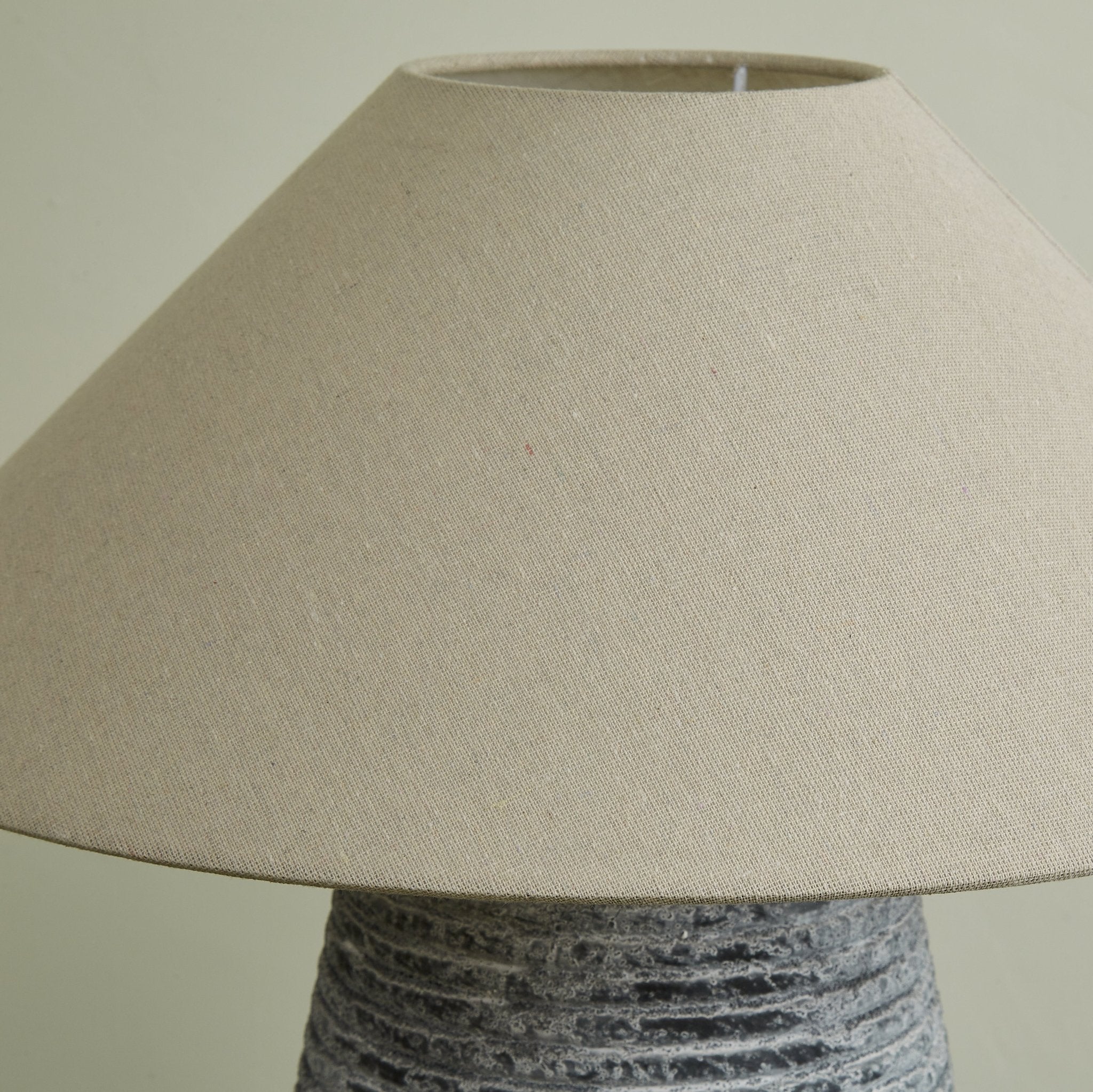 Callisto Ribbed Ceramic Table Lamp - Modern Home Decor for Living Room, Bedroom & Office - Warm White Lighting for Cozy Ambience