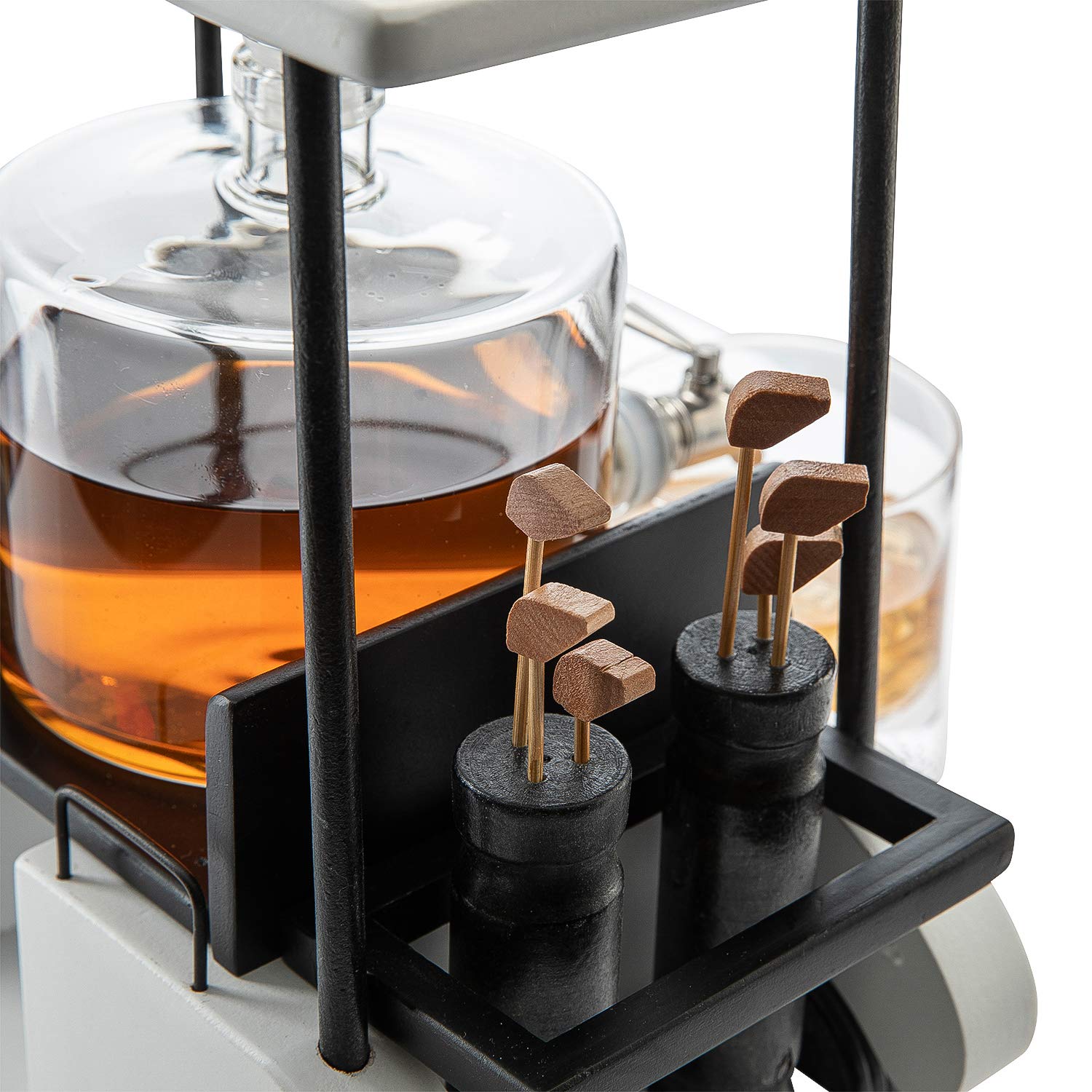 Premium Golf Whiskey Decanter Set with 2 Glasses & 4 Stainless Steel Golf Ball Whiskey Stones - Ideal Golf Gift for Men & Women, Perfect for Golf Lovers, Home Bar Decor, and Cocktail Parties
