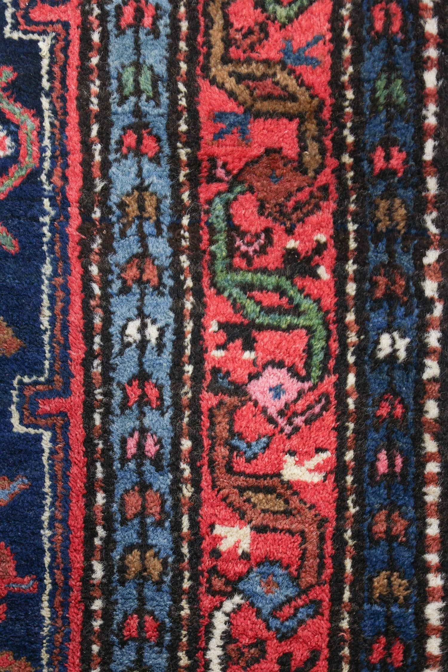 Antique Hamadan Handwoven Tribal Rug - Authentic Persian Wool Carpet J75901 for Living Room, Bedroom & Home Decor