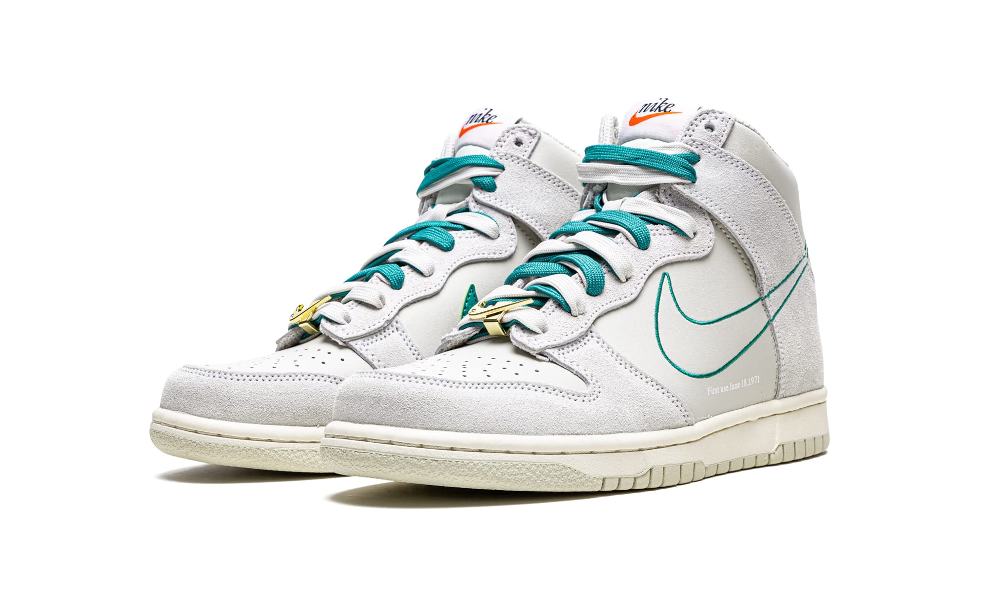 Nike Dunk High SE First Use Sail Grade School Sneakers DD0733-001 - Stylish Basketball Shoes for Kids, Perfect for School, Sports & Casual Wear