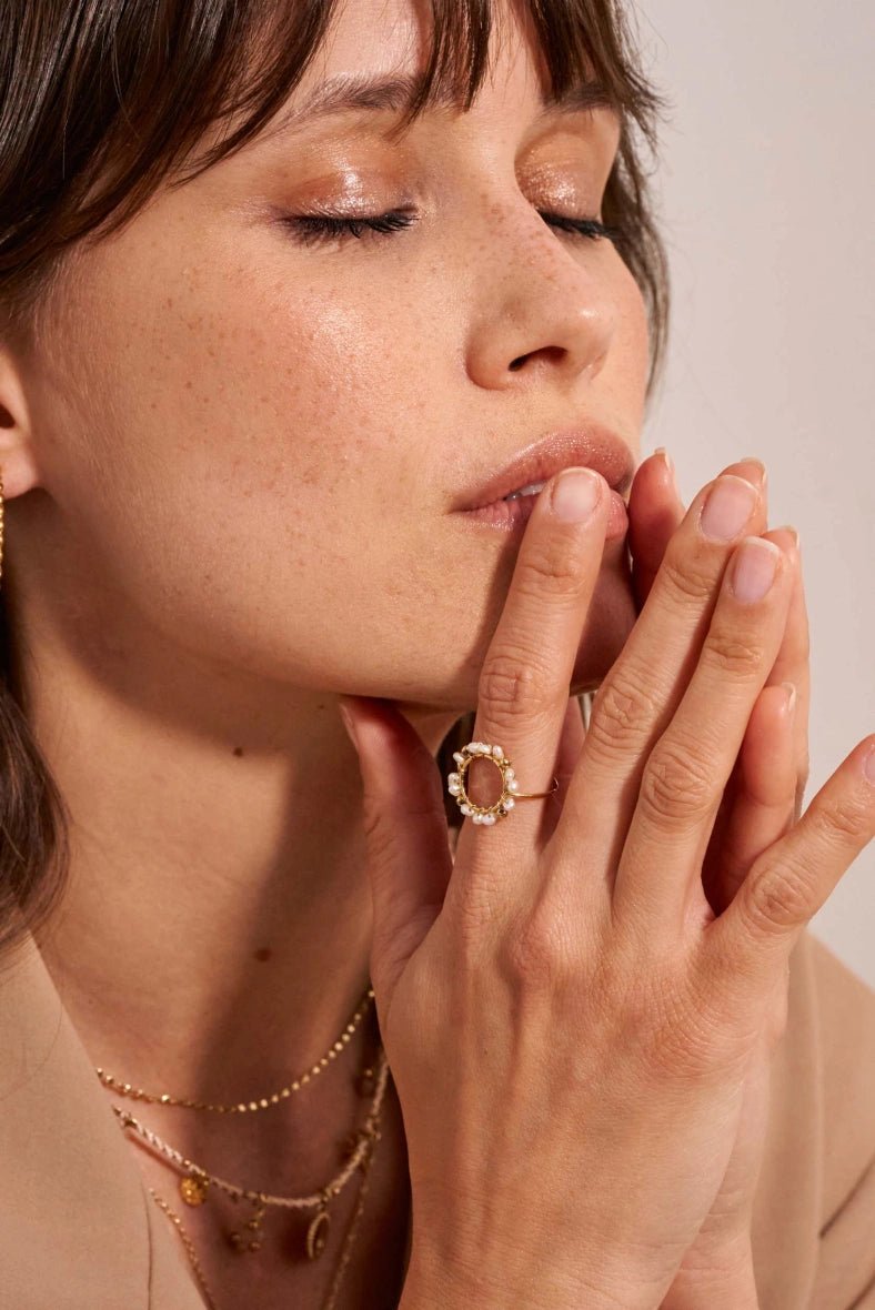 Elegant Cody Fine Ring – Delicate & Refined Details for Women | Perfect for Weddings, Anniversaries & Special Occasions