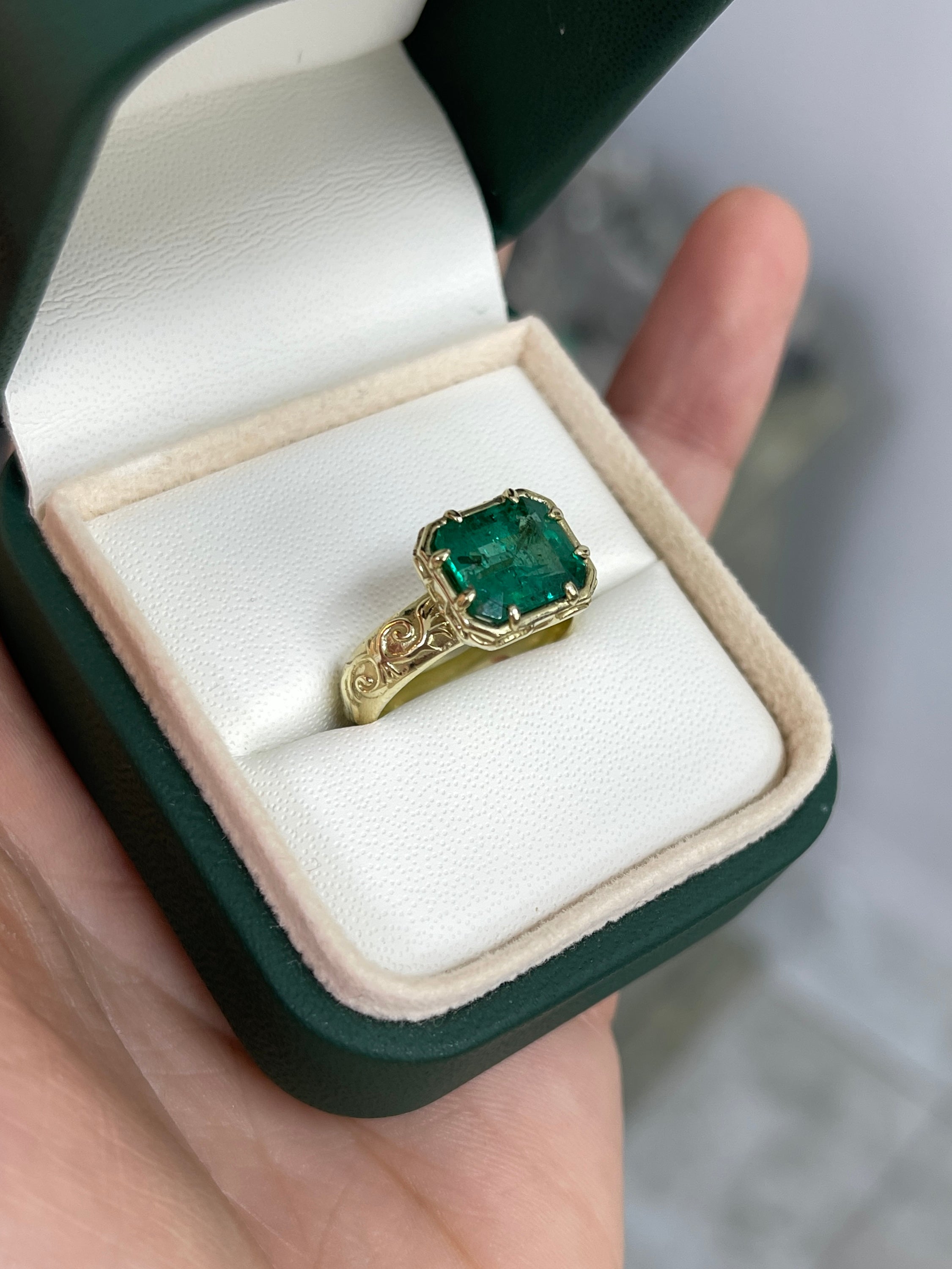 3.65ct 14K Gold East-West Emerald Solitaire Ring with Scroll Engraving – Earth-Mined Natural Gemstone for Engagement, Anniversary & Special Occasions