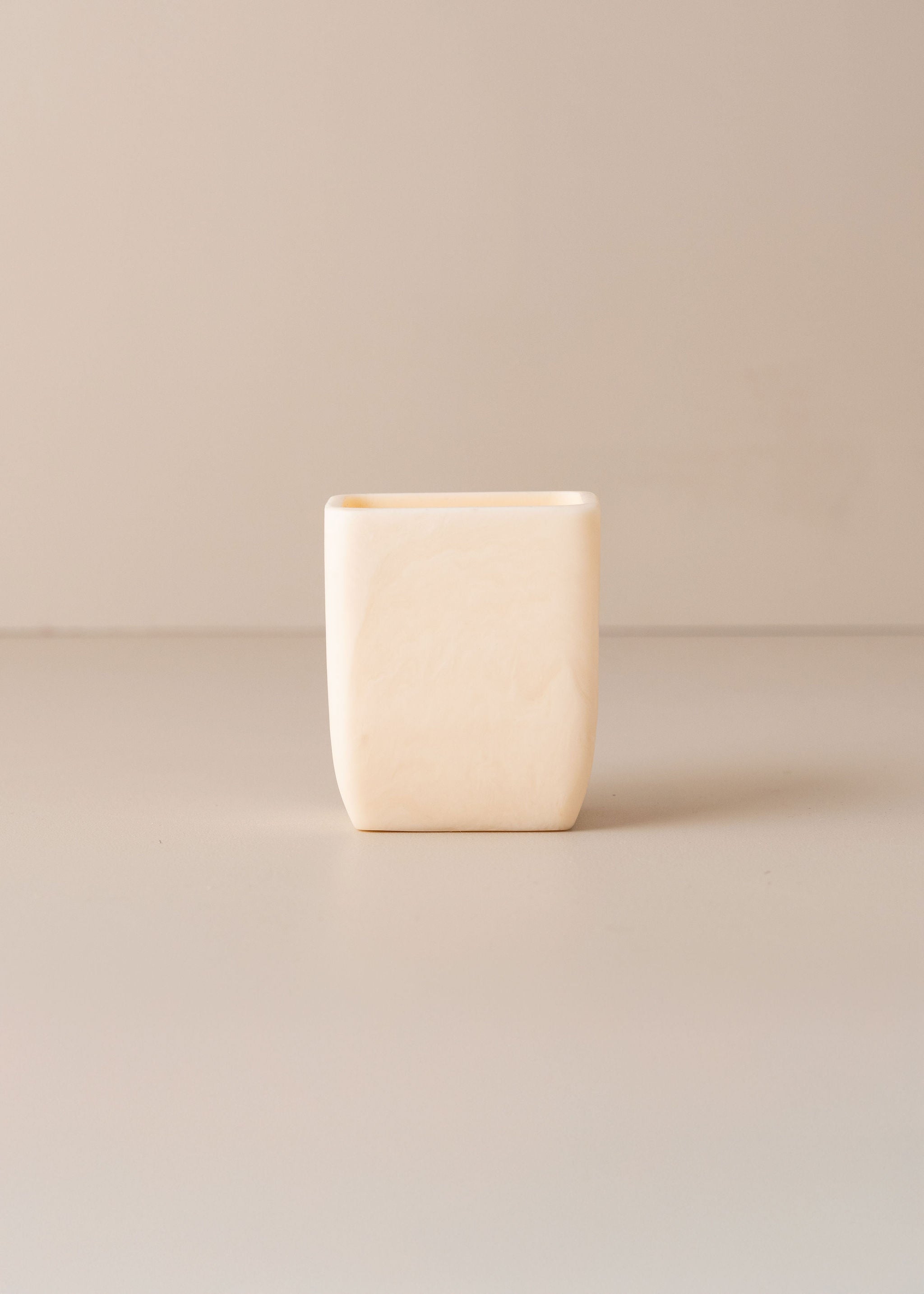 Flow Resin Toothbrush Holder - Marshmallow Design for Bathroom Countertop Organization | Stylish & Durable Toothbrush Stand for Home, Office, or Travel Use