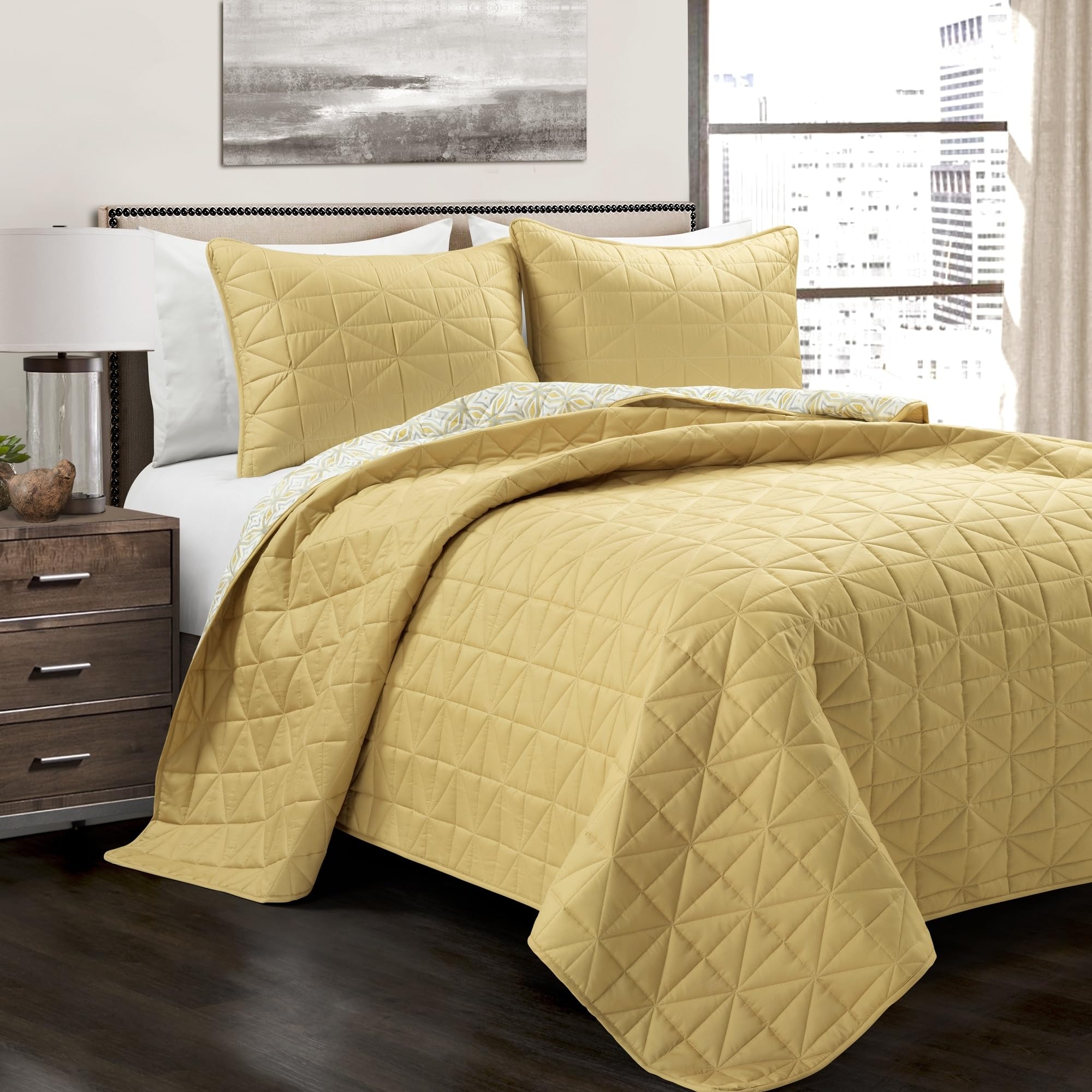 Lush Decor Mid Century Modern Geometric Reversible 3-Piece Quilt Set - Full/Queen Size in Sunny Yellow | Stylish Bedding for Contemporary & Boho Chic Bedrooms