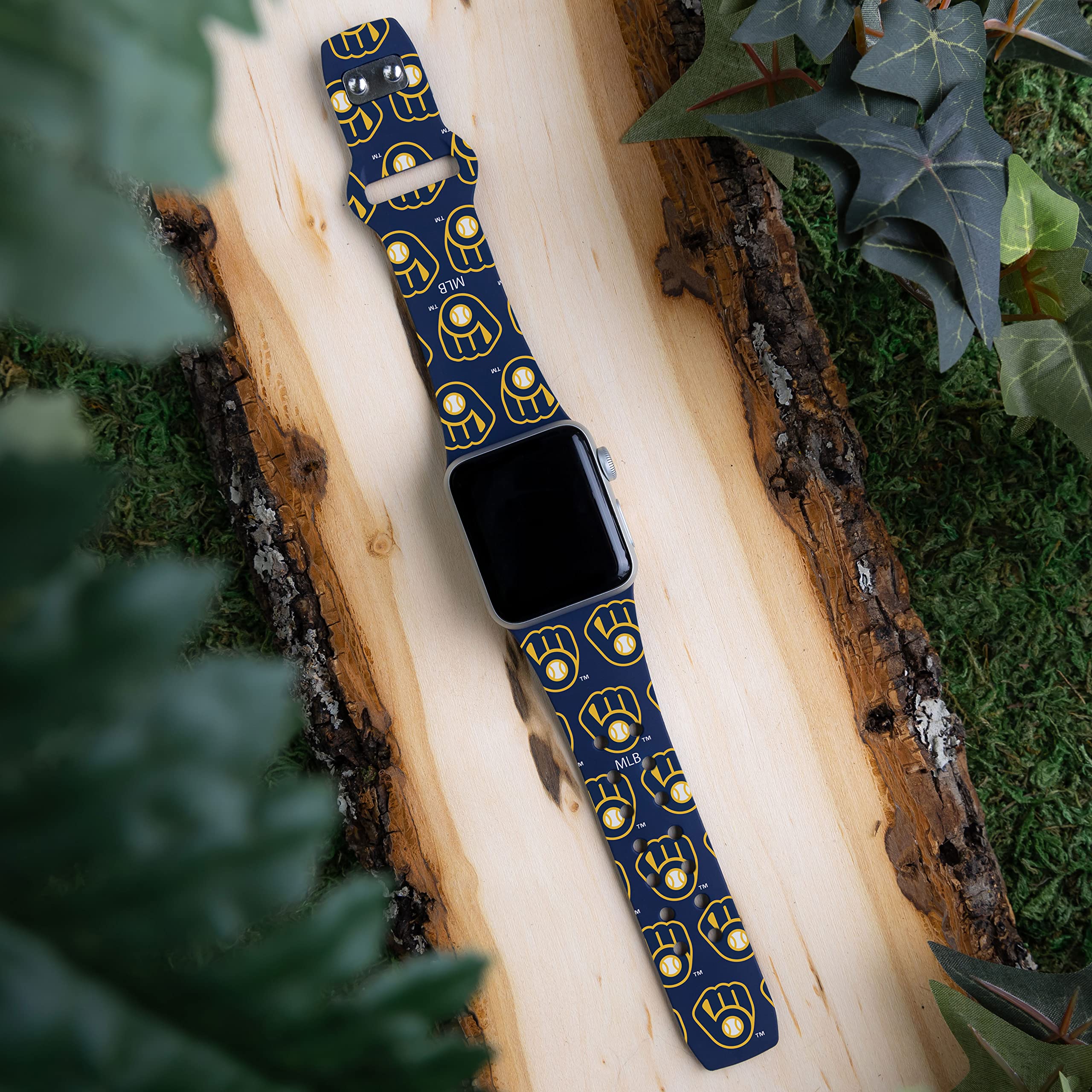 Milwaukee Brewers HD Watch Band for Apple Watch - Durable Silicone Strap, Sports & Casual Wear - Perfect for Baseball Fans & Game Day Outfits