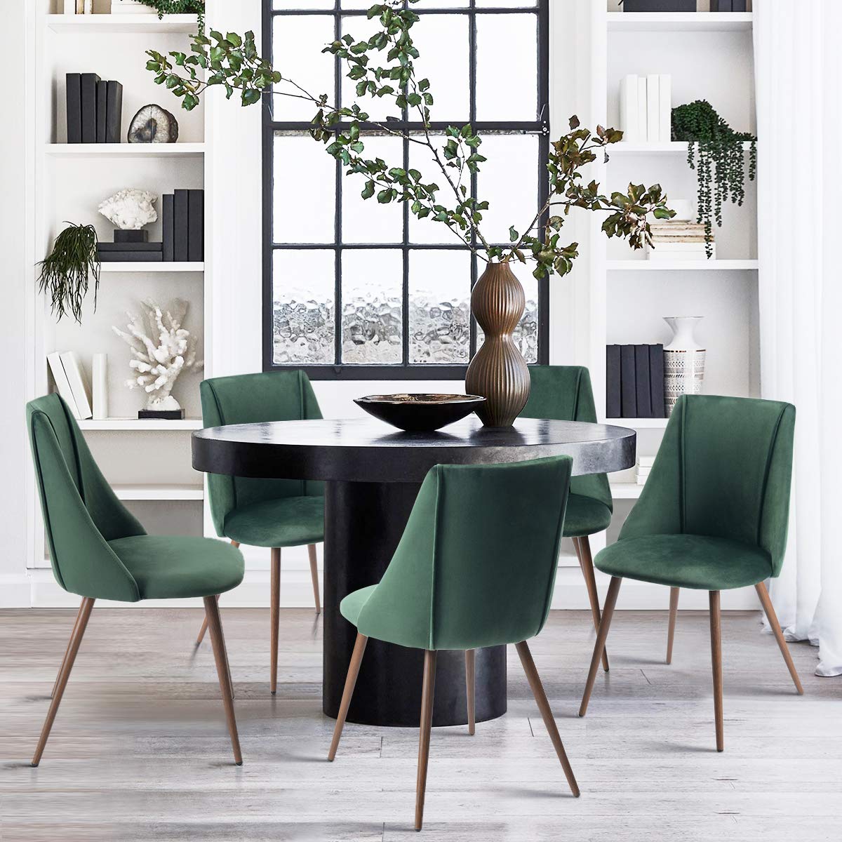 COZYCASA Velvet Dining Chairs Set of 2 - Mid-Century Modern Style Kitchen & Dining Room Accent Chairs with Sturdy Metal Legs - Comfortable for Kitchen, Lounge & Farmhouse Decor - Elegant Green Velvet Upholstery - Perfect for Dinner Parties, Breakfast Nooks & Home Office Seating