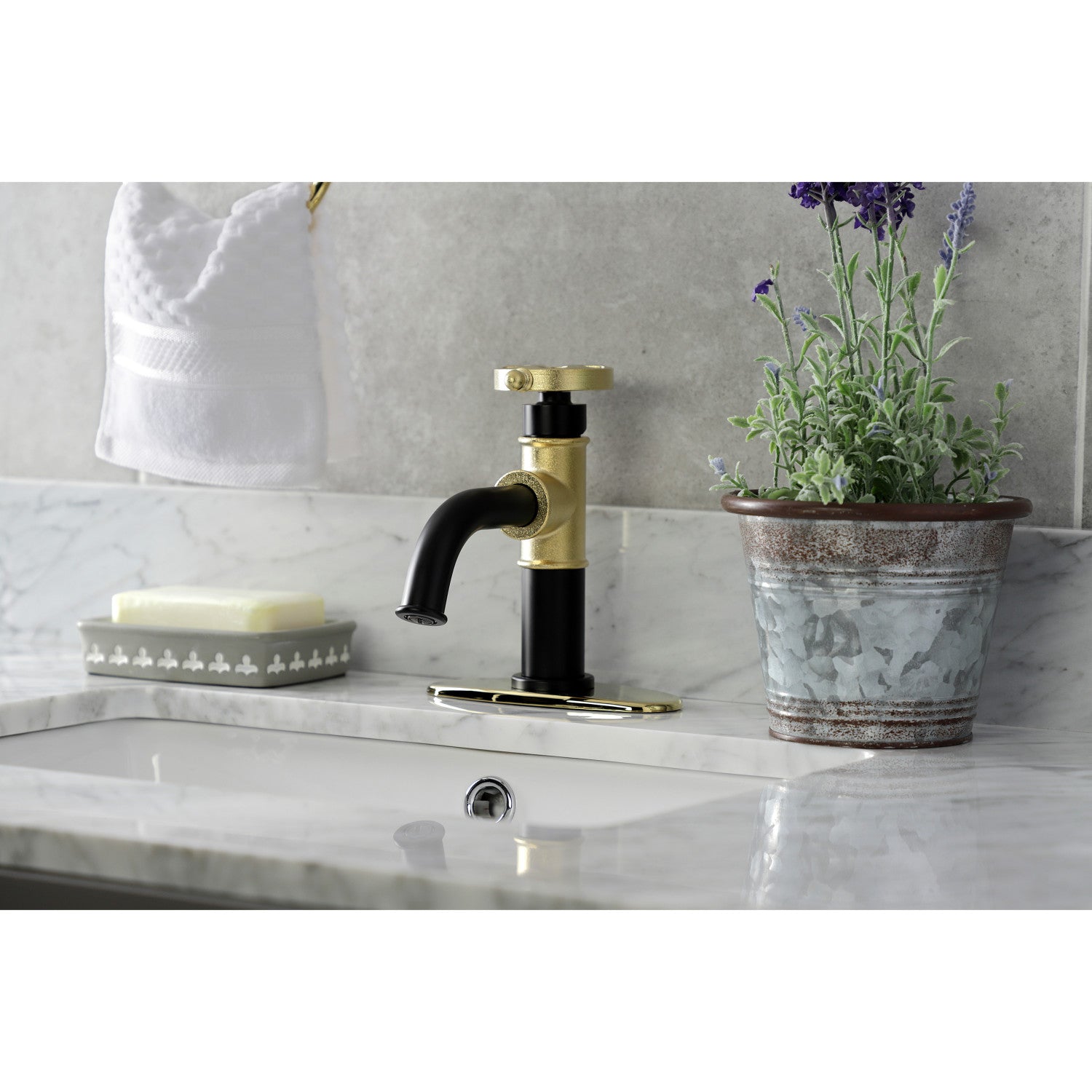 Belknap KSD2822RX Single Handle 1 Hole Bathroom Sink Faucet with Deck Plate & Push Pop-Up Drain - Matte Black/Polished Brass Finish - Perfect for Modern Bathrooms & Powder Rooms