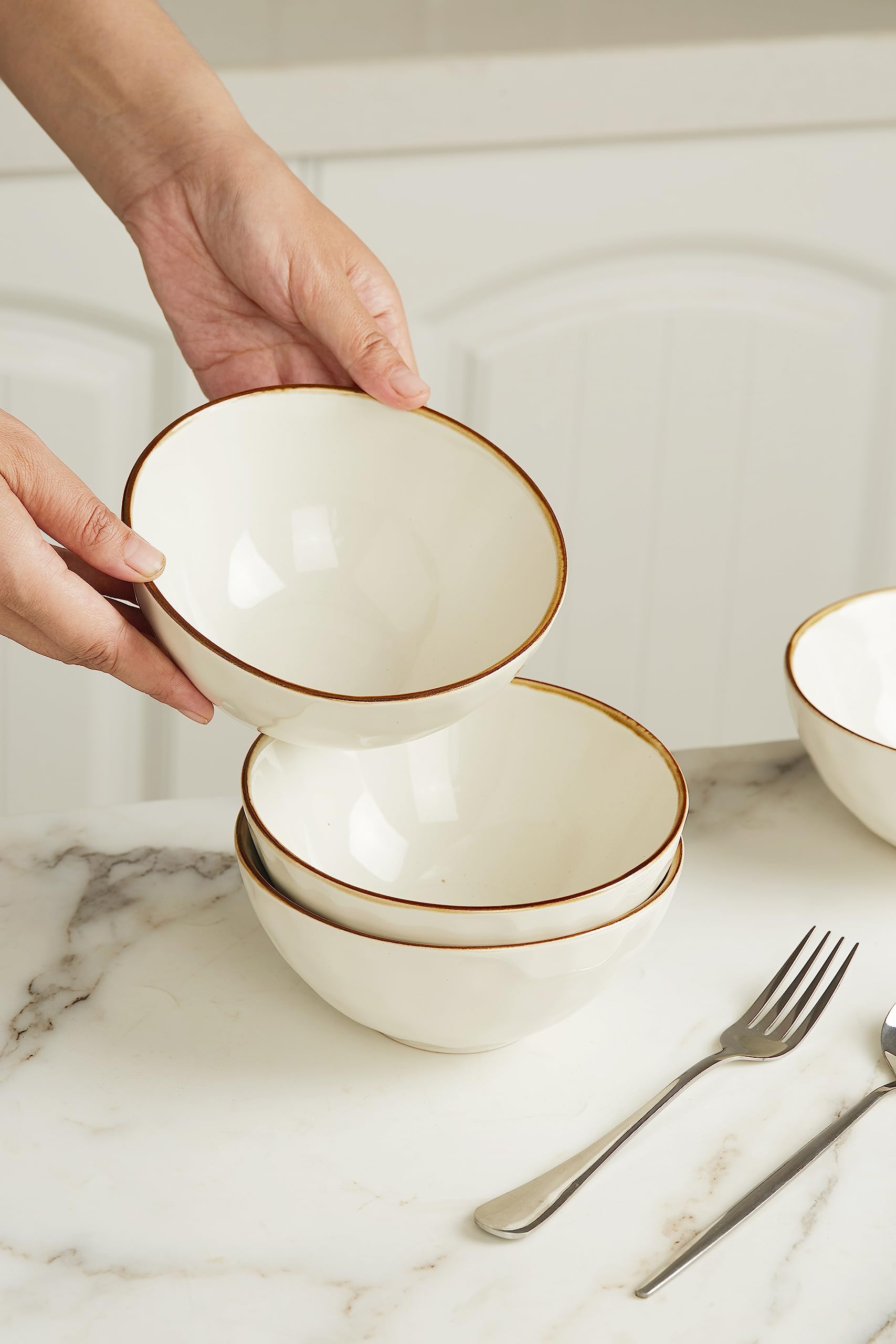 Famiware 6-Piece Cereal Bowls Set - 23oz Round Soup Bowls for Rice, Oatmeal & Soup - Microwave & Dishwasher Safe Scratch-Resistant Vanilla White Kitchenware - Perfect for Breakfast, Family Dinners & Entertaining Guests