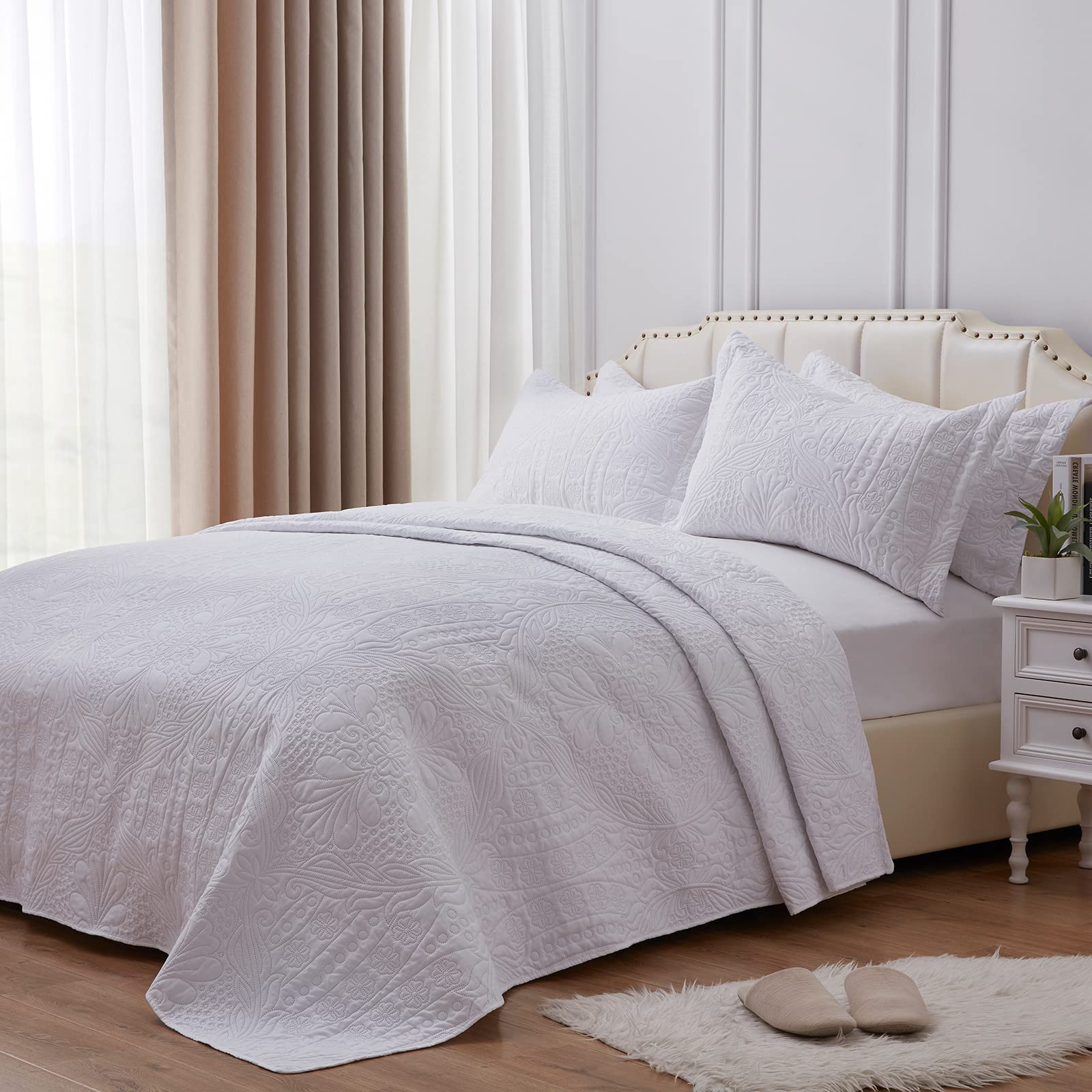 SunStyle Lightweight Twin Size Quilt Set - All Season Down Alternative Bedspread & Pillow Sham (2pc) - Soft White Summer Coverlet for Bedroom, Guest Room & Dorm