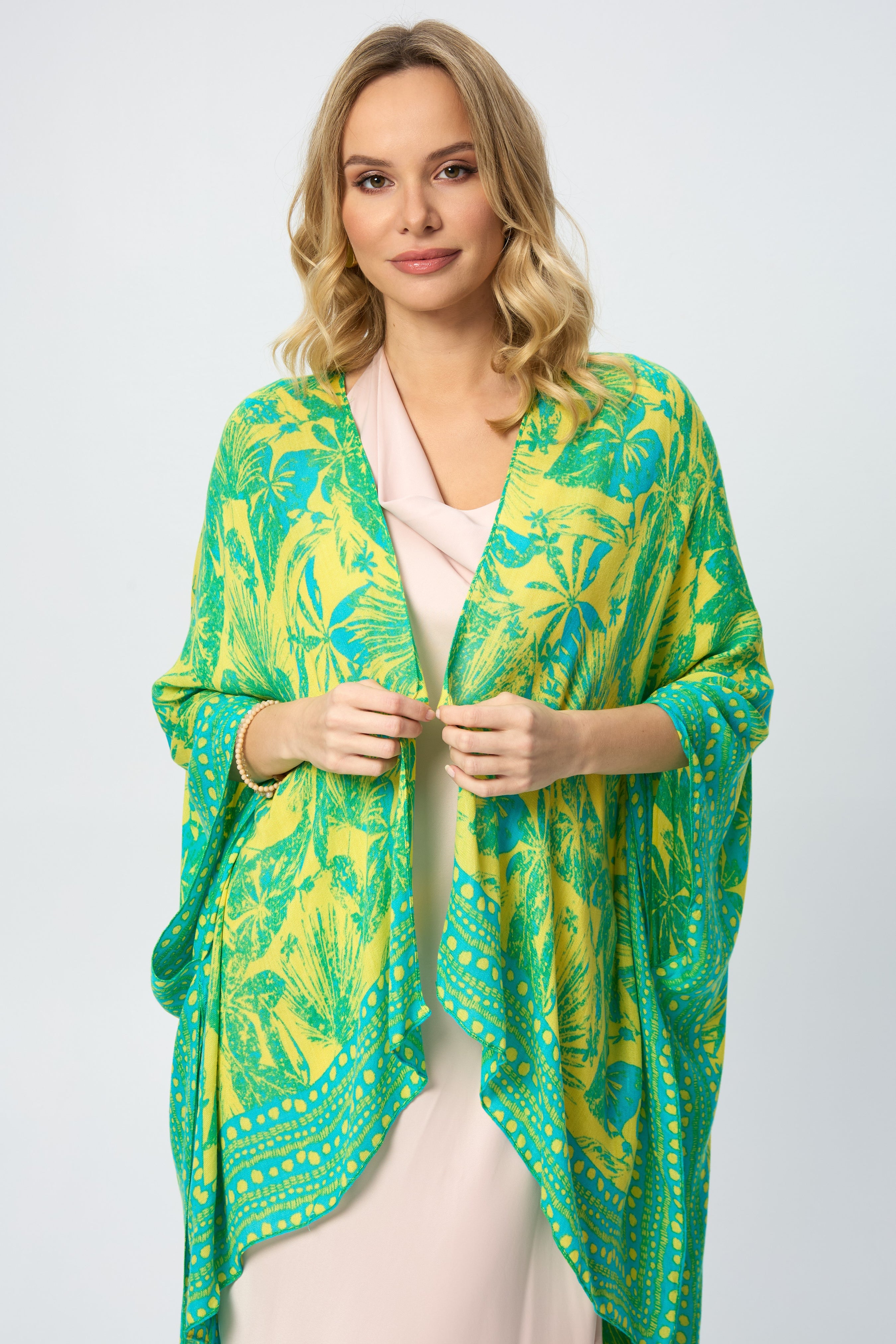 Stylish Tropical Print Kimono Robe - Lightweight Summer Cover Up for Women - Perfect for Beach, Pool, and Vacation Wear