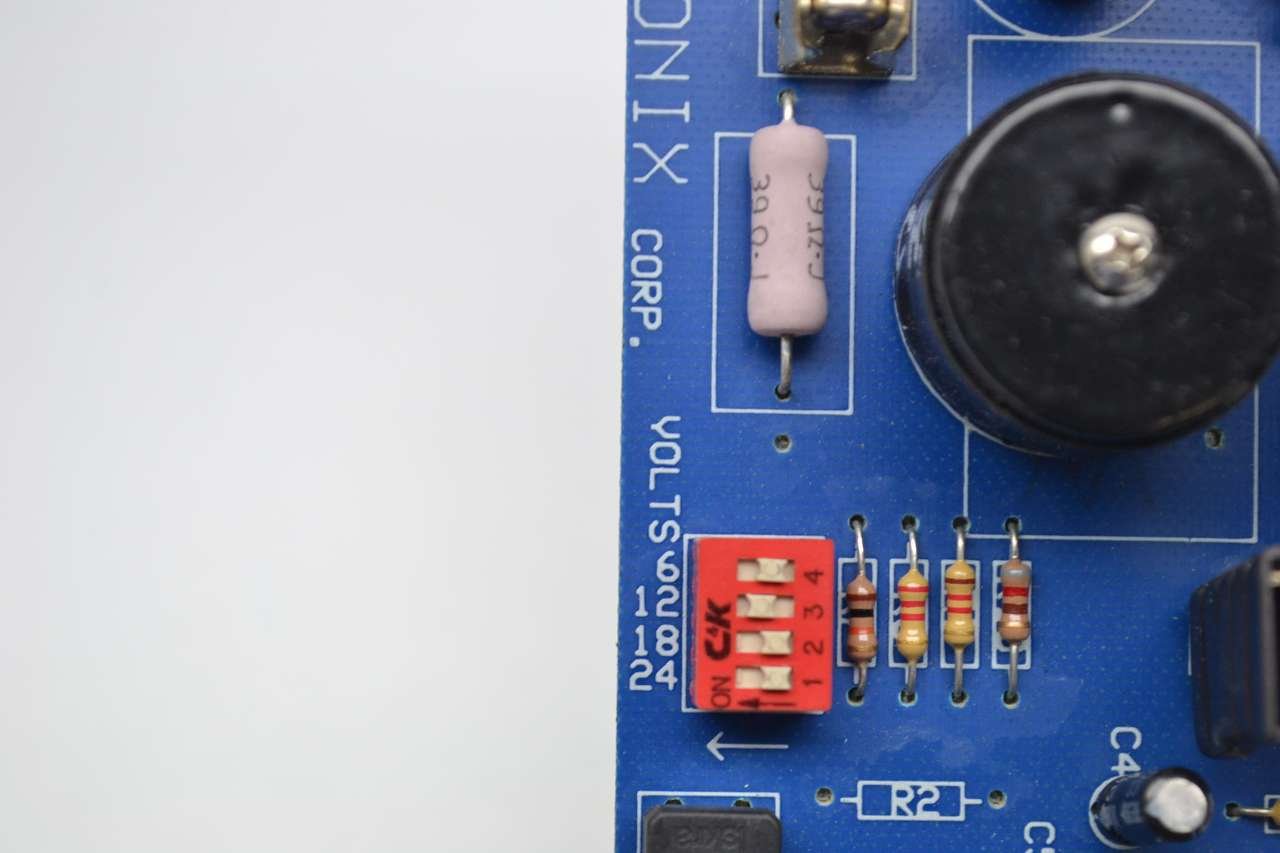 ALTRONIX SMP5 Power Supply Charger - 6/12/24VDC 4A Output, 24/28VAC Board - Compatible with Security Systems, CCTV & Access Control (Ideal for Home & Business Surveillance)