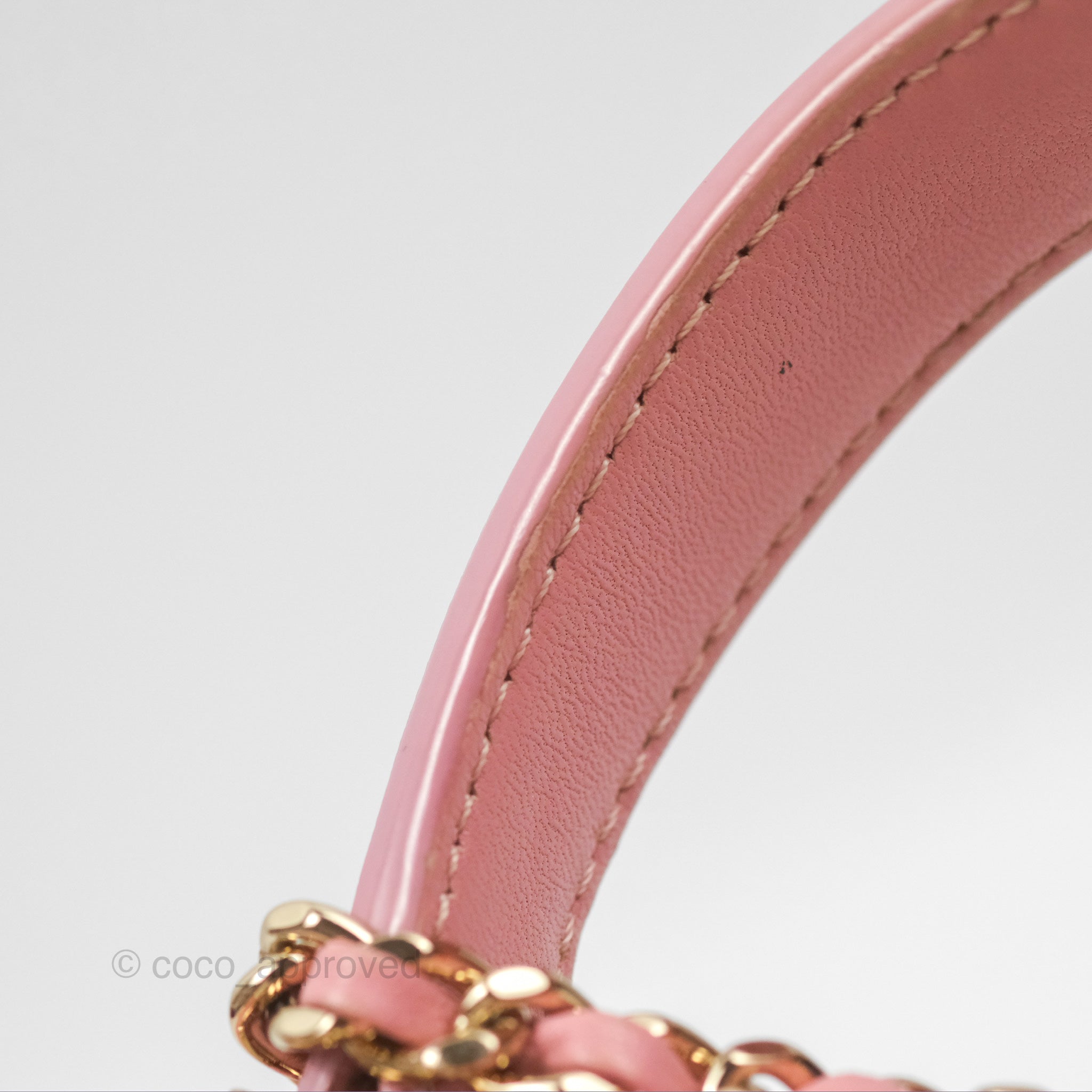 Chanel Citizen Chic Flap Bag in Pink Lambskin Leather with Gold Hardware - Perfect for Women's Luxury Everyday Use & Special Occasions