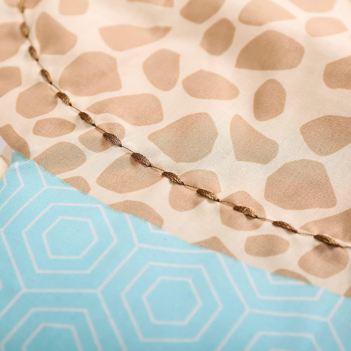 4-Piece Baby Animal Safari Crib Bedding Set - Elephant, Lion, Giraffe & Crocodile Print - Includes 1 Quilt, 1 Fitted Sheet, 1 Crib Skirt & 1 Diaper Storage Bag - Perfect for Nursery Decor, Baby Shower Gifts & Jungle-Themed Bedrooms