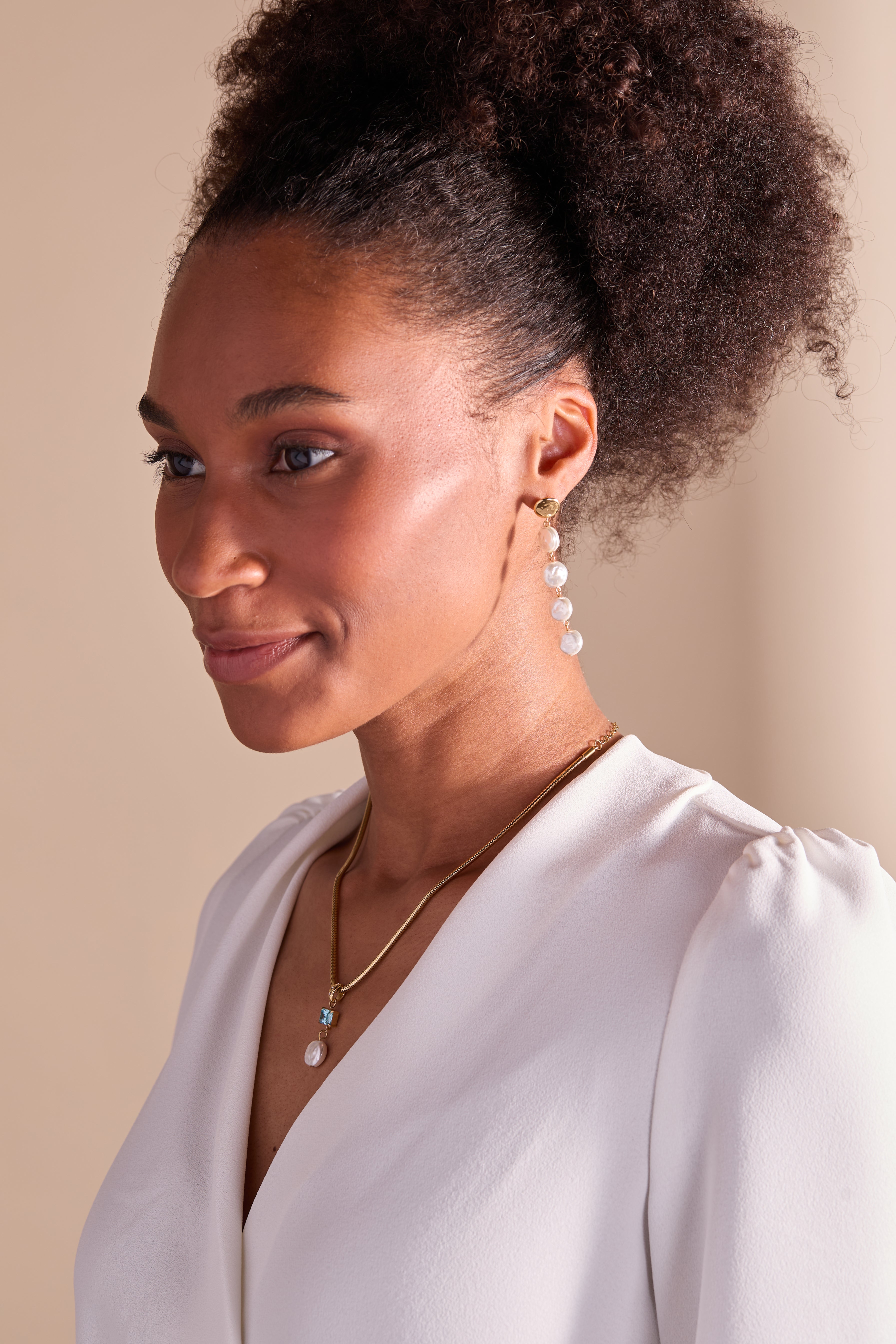 Elegant Coin Pearl Drop Pendant Necklace for Women - 18K Gold Plated Dainty Jewelry Gift for Birthday, Anniversary & Valentine's Day - Perfect for Weddings, Parties and Special Occasions