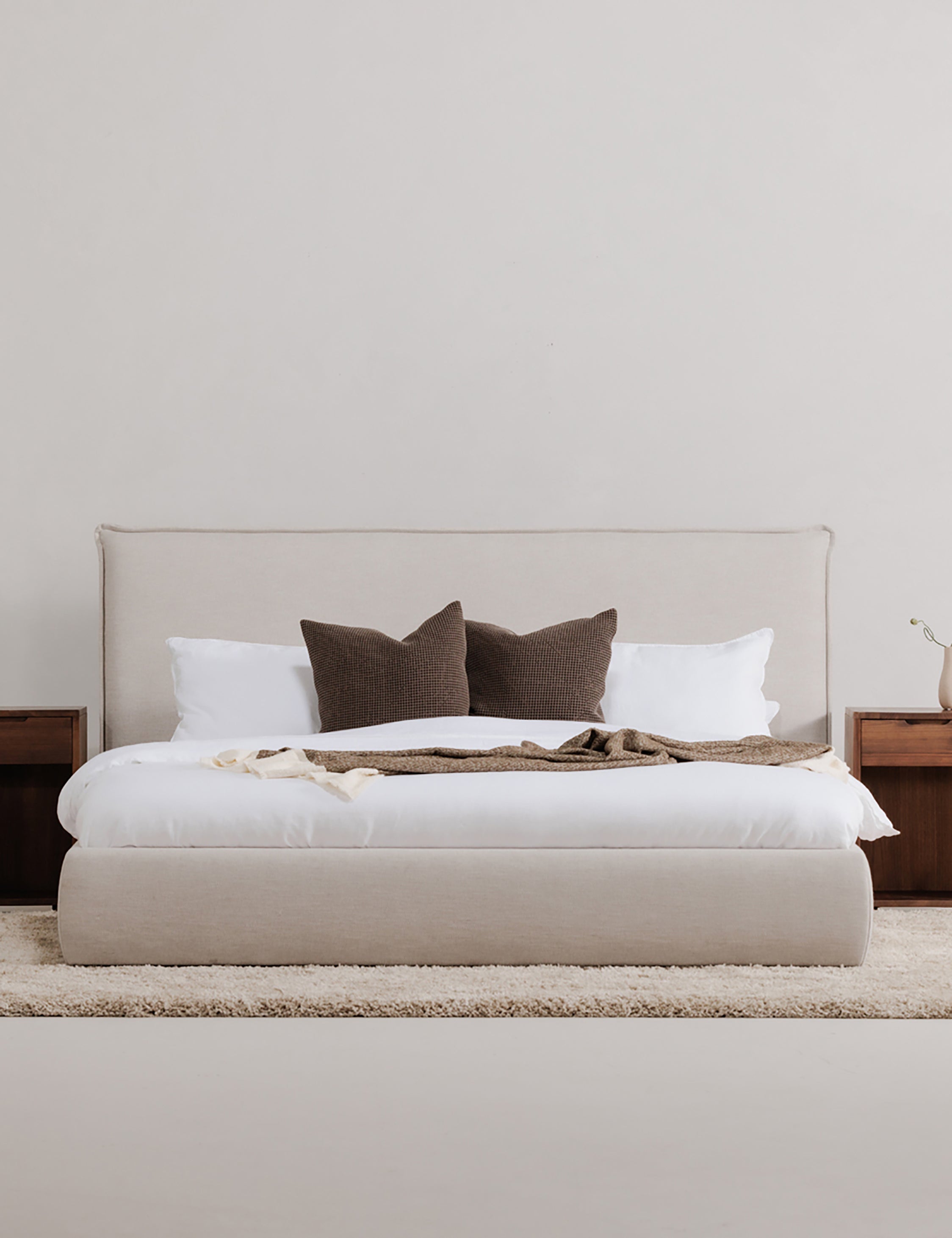 Cambria Platform Bed Frame - Queen Size, Modern Wood Bed Frame with Headboard, Sturdy & Noise-Free Design for Bedroom, Living Room, or Guest Room