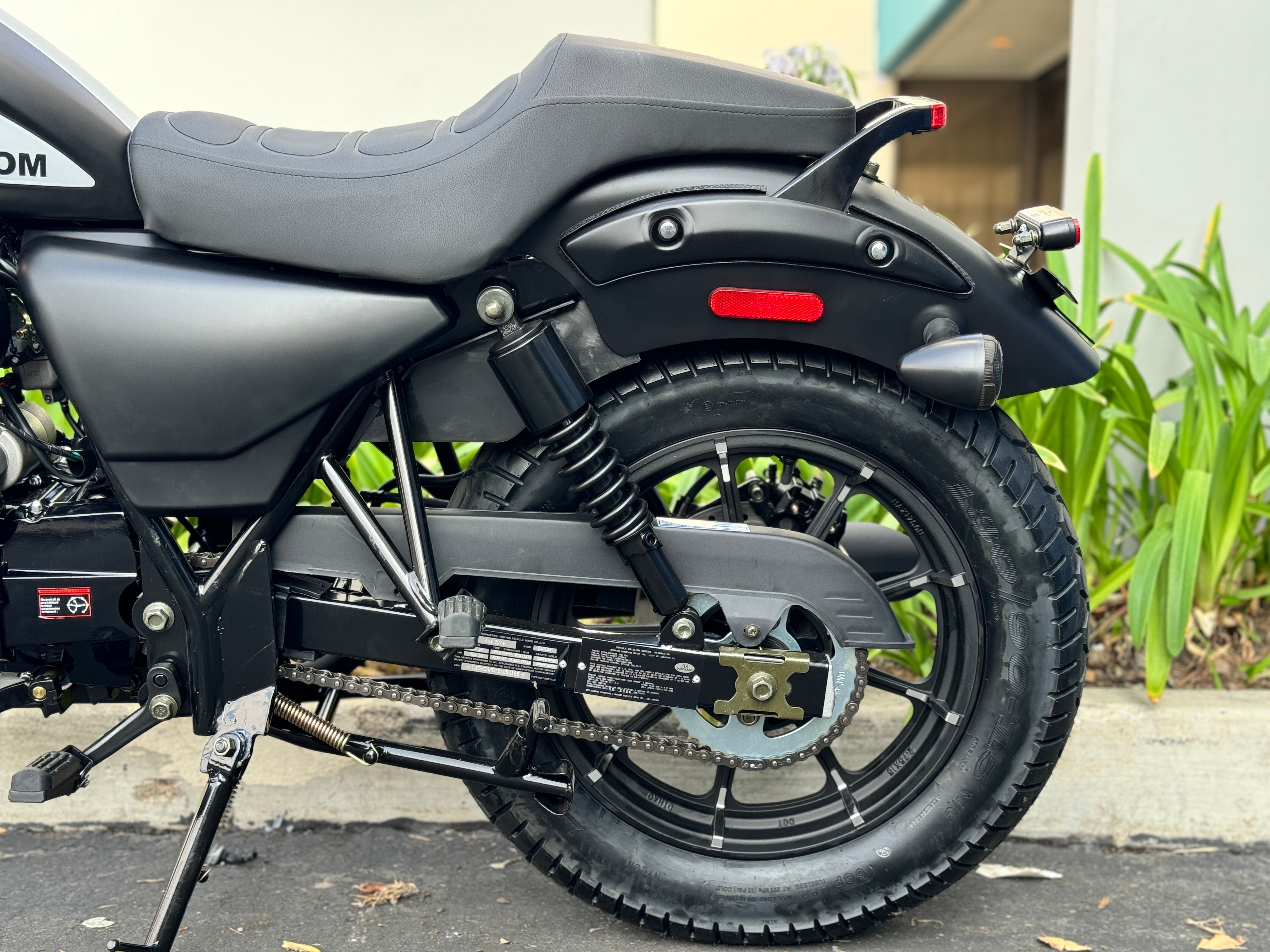 Venom Ghost 250cc Chopper Motorcycle - 5 Speed Manual Transmission for Cruising & Urban Commuting | Classic Style Bike for Men & Women