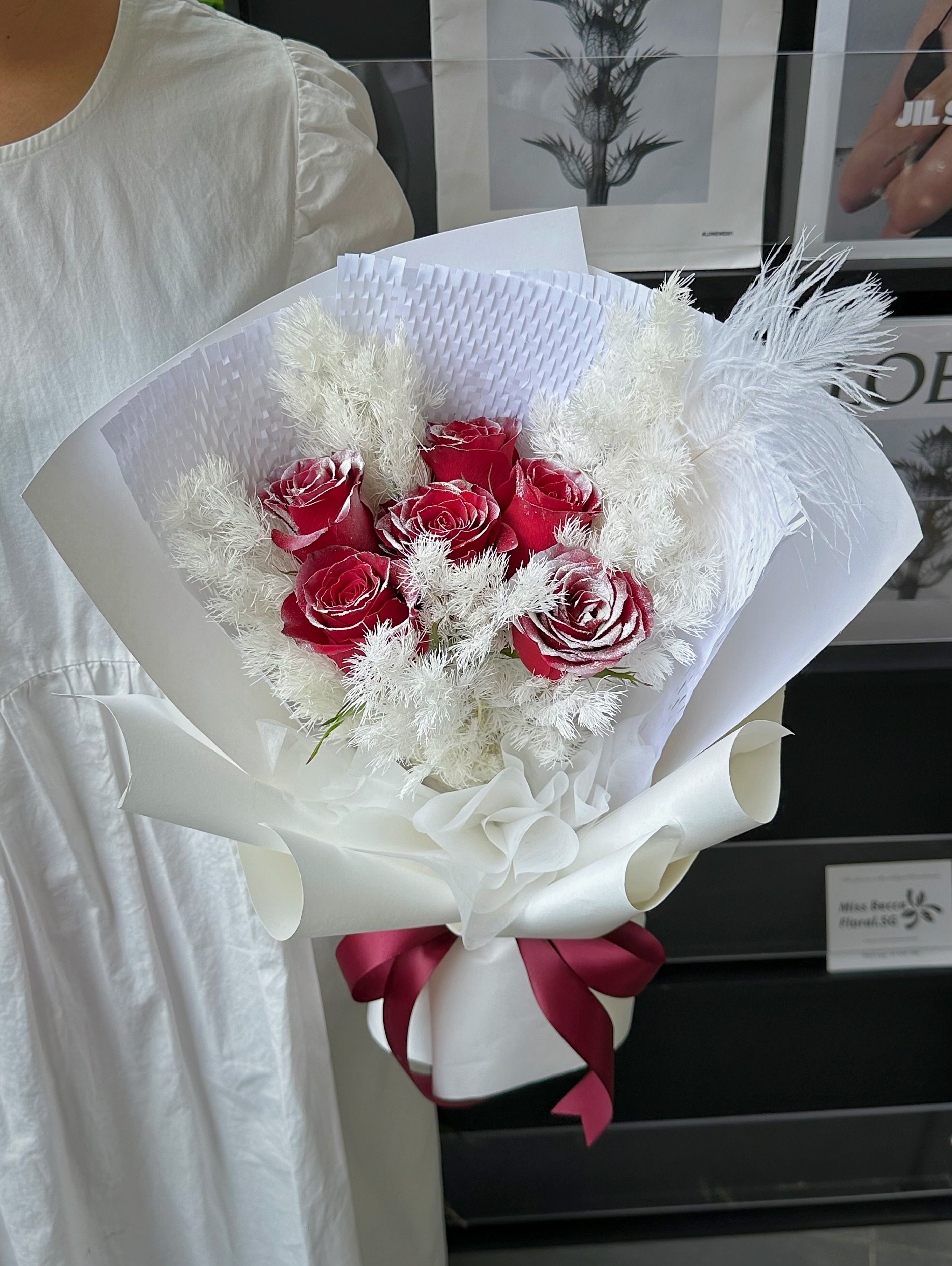 Fresh Winter Snow Rose Christmas Flower Bouquet - Perfect for Holiday Decorations, Gifts & Wedding Centerpieces