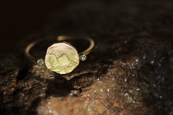 Vintage Gold Signet Ring with Dog and Snake Design - Elegant Jewelry for Men & Women - Perfect for Gifts, Parties, and Everyday Wear