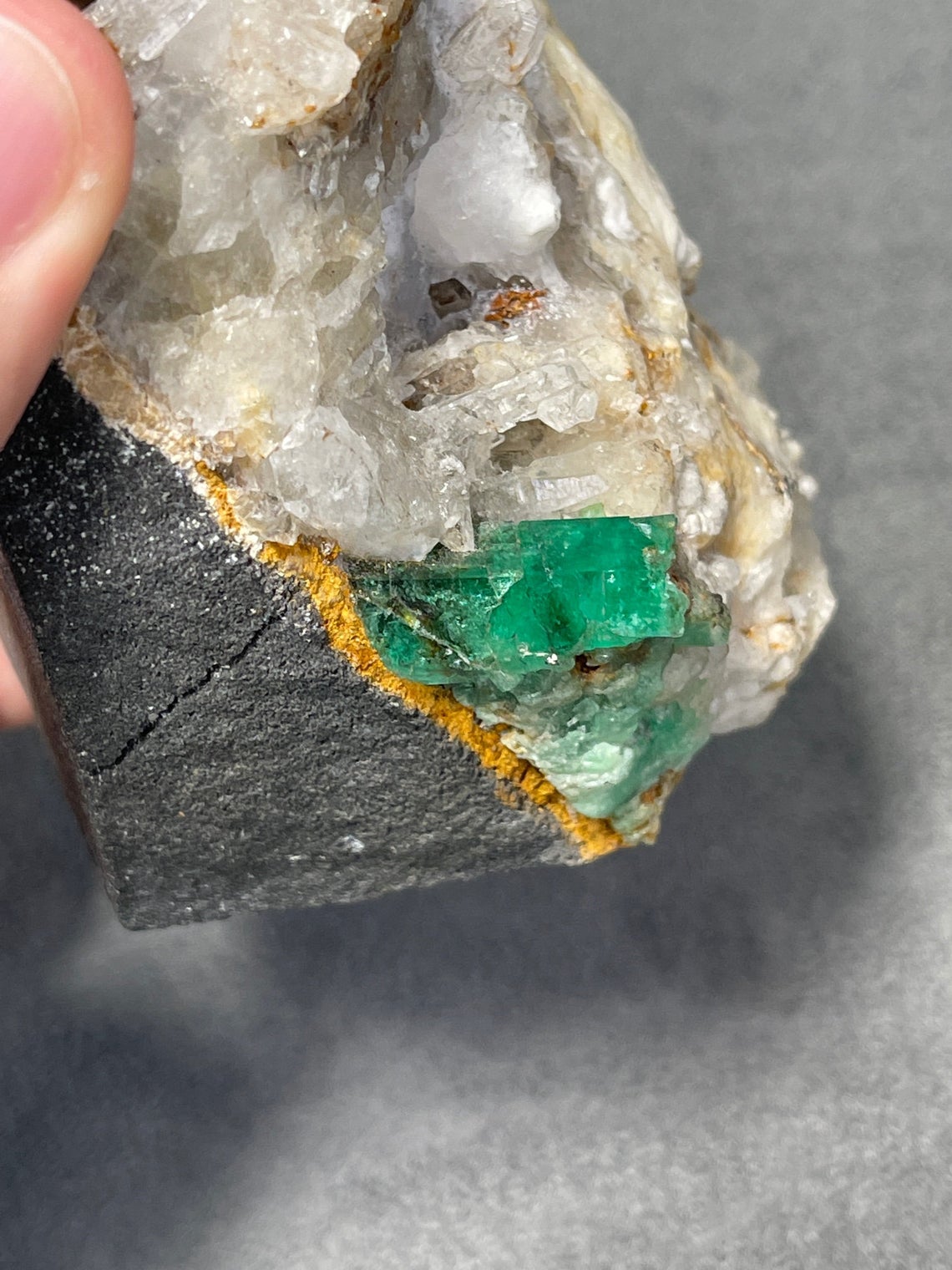 Natural Colombian Emerald Rough Crystal Sculpture - Raw Gemstone for Jewelry Making, Healing & Meditation | Perfect for DIY Crafts, Home Decor & Spiritual Gifts