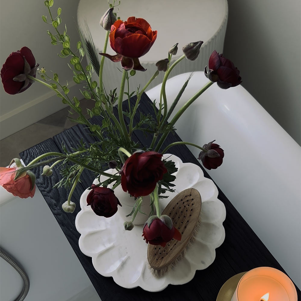 Elegant Scalloped Marble Serving Tray - Decorative Home Decor for Dining, Bathroom & Vanity Organization - Perfect for Jewelry Display, Coffee Table Centerpiece & Gift Giving