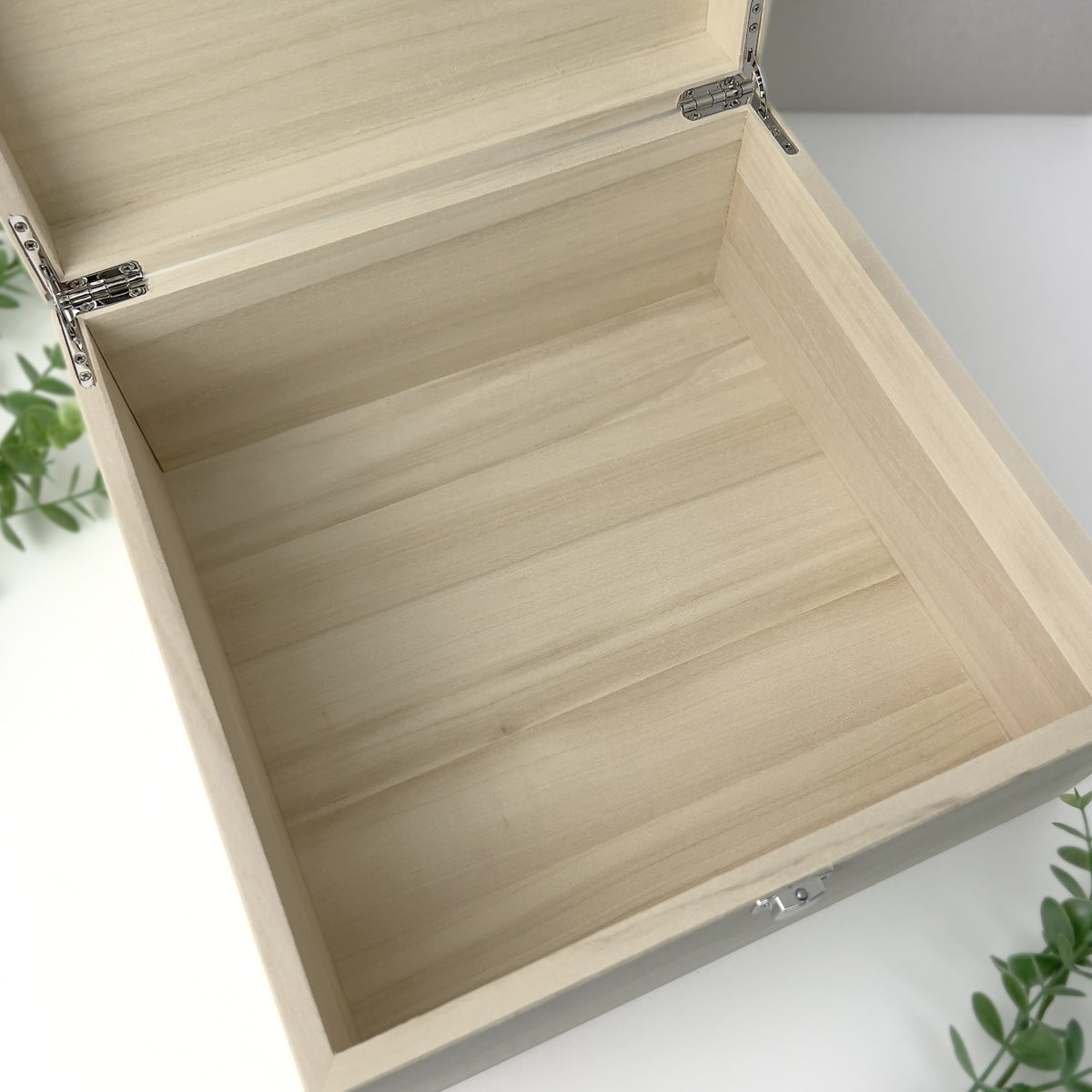 Personalized 28cm Wooden Pet Memorial Box - Custom Engraved Pet Name Keepsake for Ashes, Photos & Memories - Perfect for Pet Loss Remembrance & Pet Owner Gifts