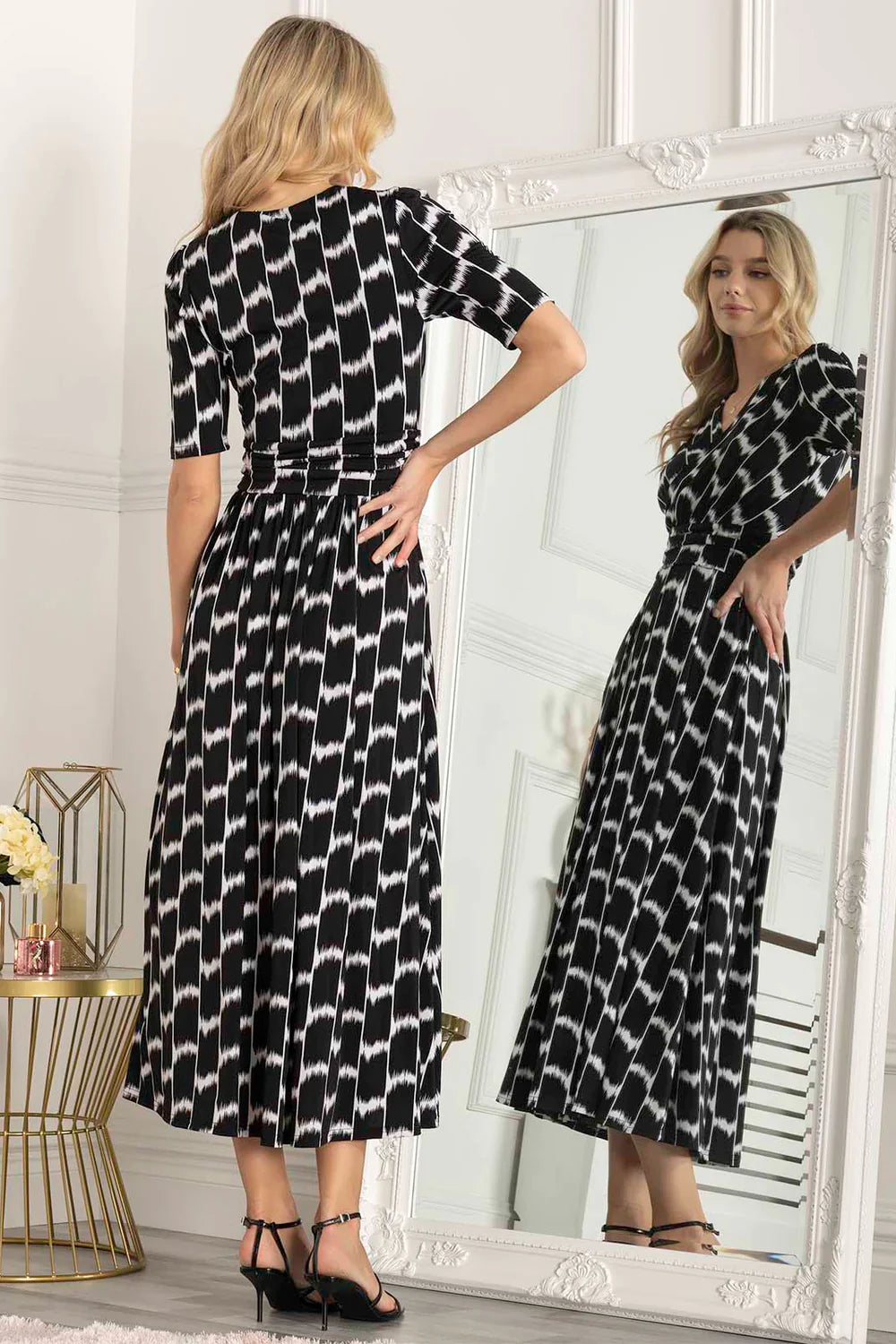 AKAYLA Jersey Maxi Dress for Women - Black Geometric Print Curve Plus Size - Perfect for Casual Wear, Beach Outfits & Summer Vacations