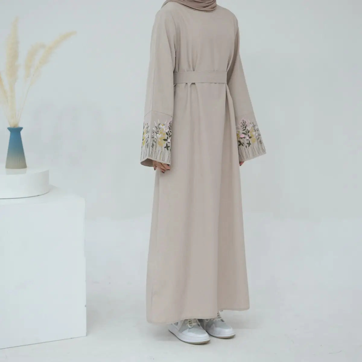 Elegant Floral Embroidery Abaya Dress for Women - Modest Islamic Fashion for Prayer, Eid & Special Occasions