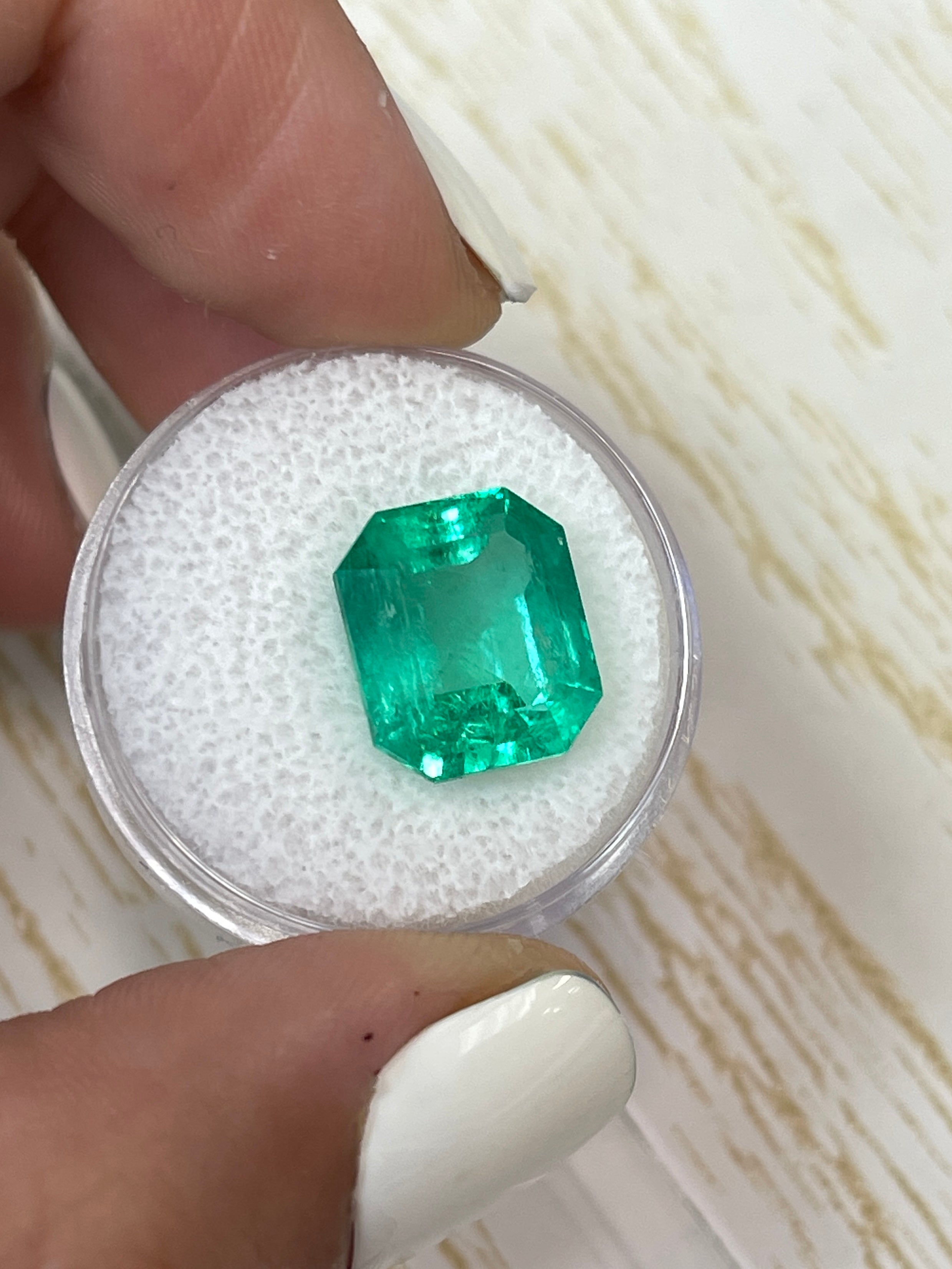 8.51 Carat 13x11mm Natural Colombian Emerald Gemstone - Classic Emerald Cut Loose Stone for Jewelry Making, Engagement Rings & Luxury Gifts