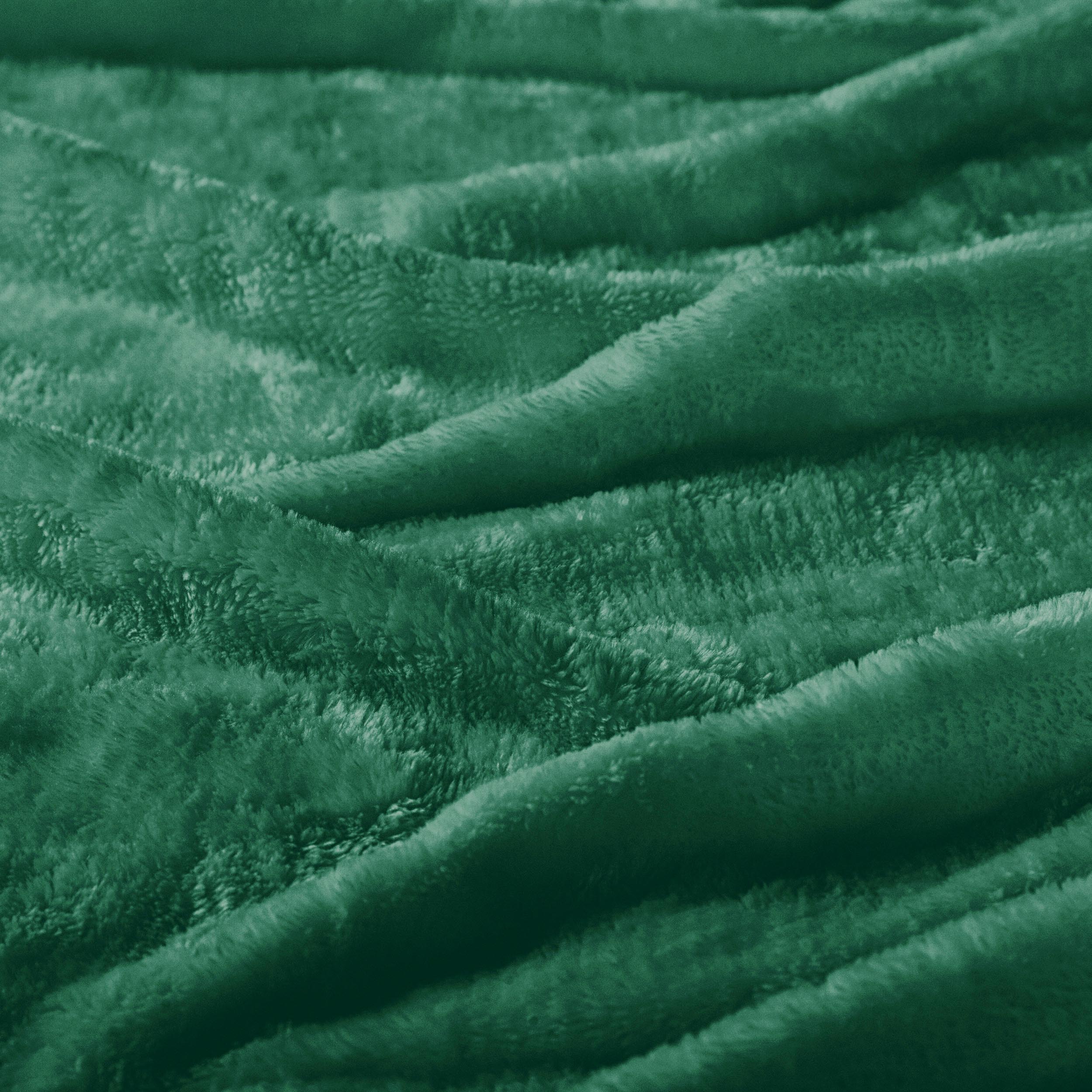 Classic Solid Fleece Plush Medium Weight Fluffy Soft Blanket - Cozy & Warm for Bed, Sofa, Travel & Gifts | Ultra-Soft Throw Blanket for All Seasons