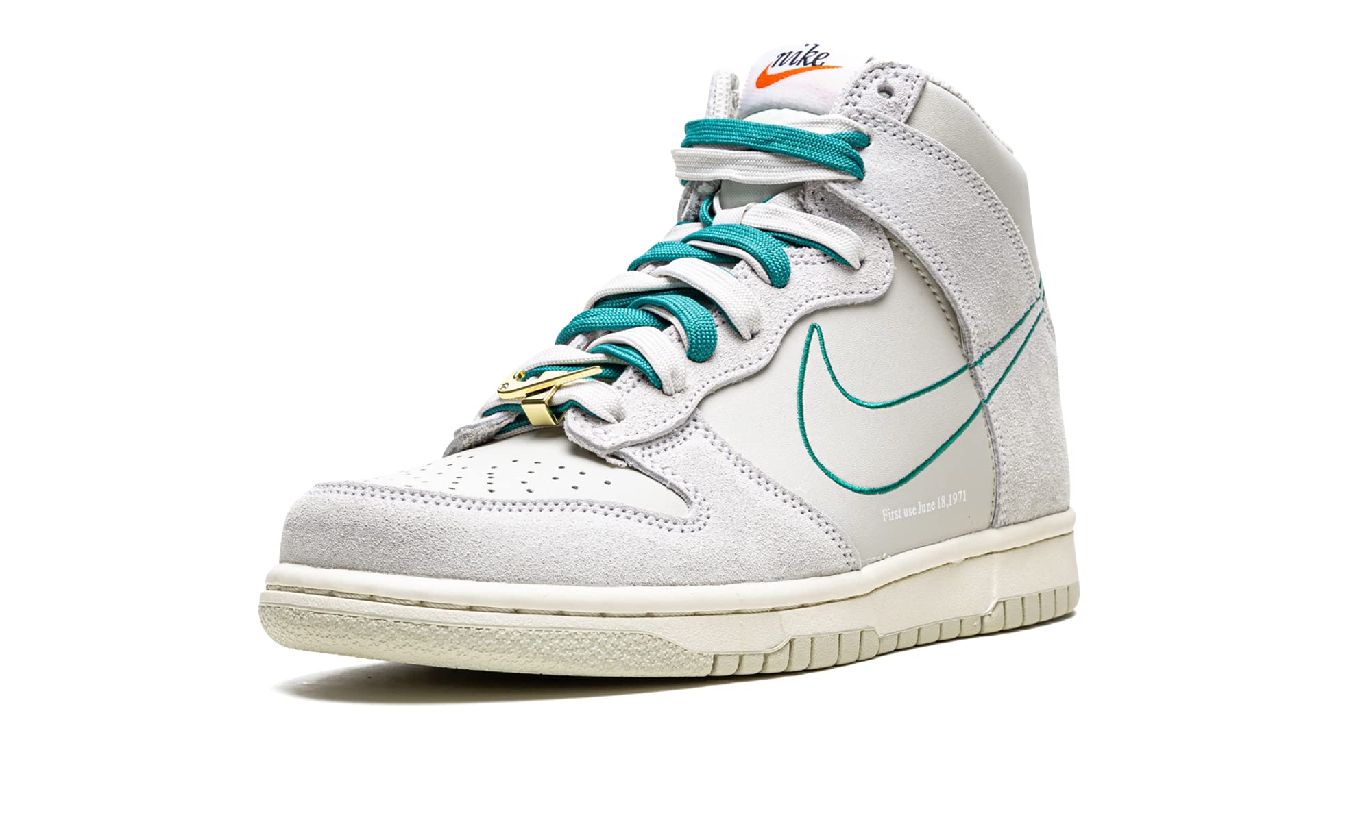 Nike Dunk High SE First Use Sail Grade School Sneakers DD0733-001 - Stylish Basketball Shoes for Kids, Perfect for School, Sports & Casual Wear