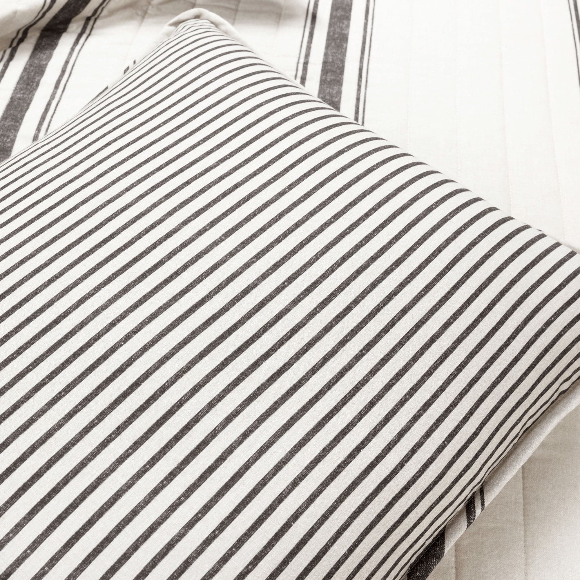 Farmhouse Stripe Reversible Cotton Quilt Set - King Size, Soft & Breathable Bedding for All Seasons - Perfect for Cozy Bedrooms, Guest Rooms & Vacation Homes