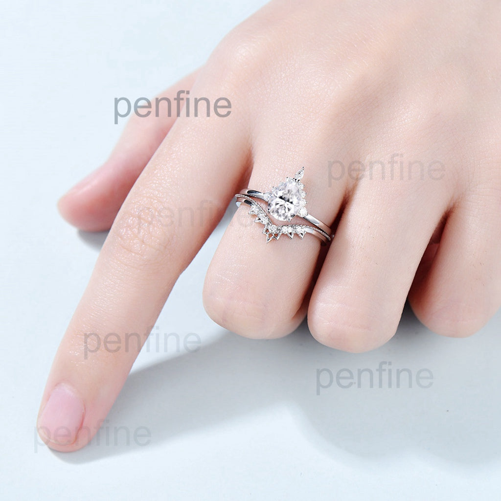 Vintage Art Deco Pear Shaped Moissanite Engagement Ring Set with Marquise Halo in White Gold for Women – Perfect for Weddings, Anniversaries & Special Occasions