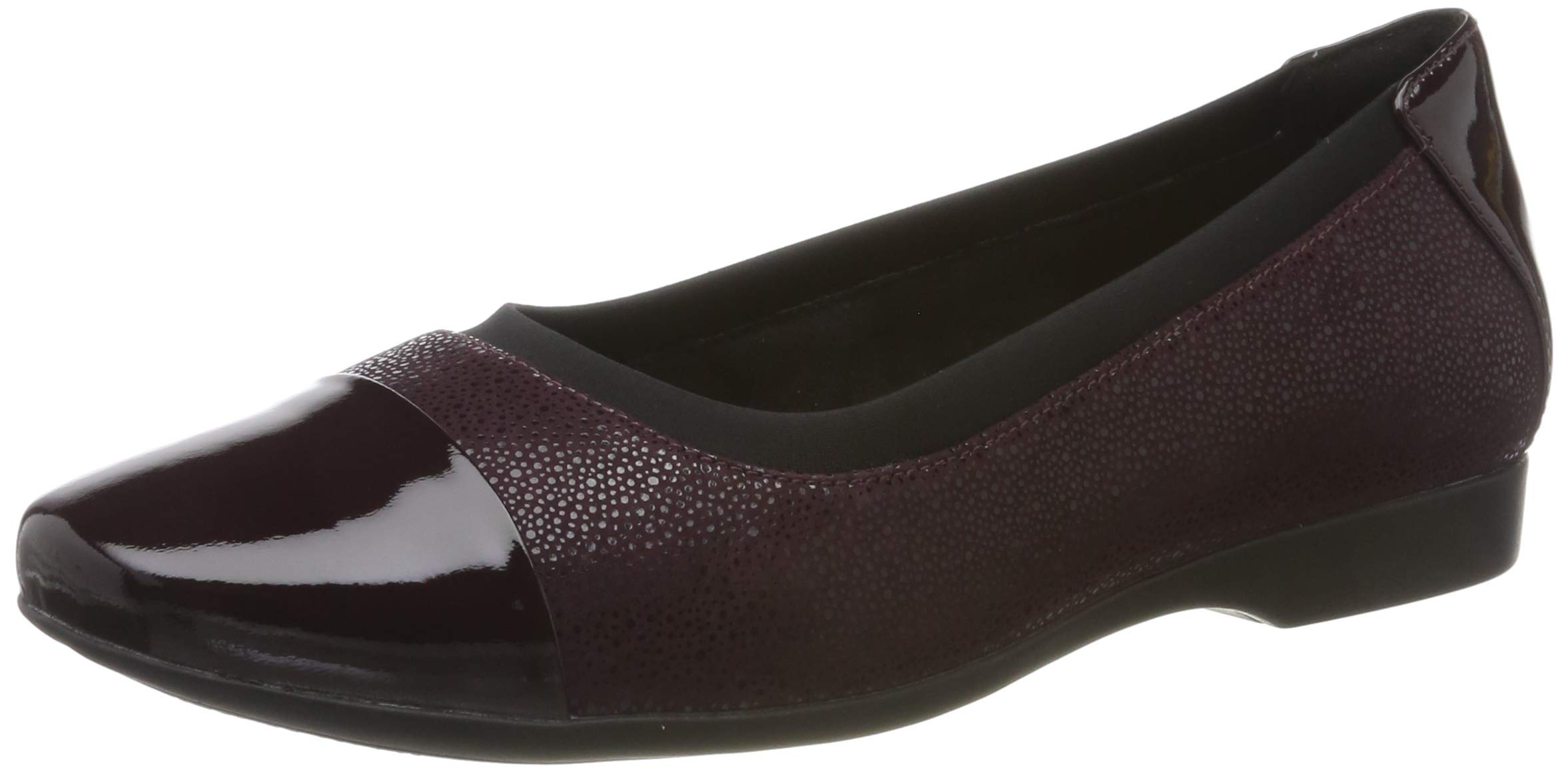 Clarks Women's Comfort Loafers - Slip On Casual Shoes for Women - Lightweight & Cushioned Walking Shoes for Work, Office & Everyday Wear
